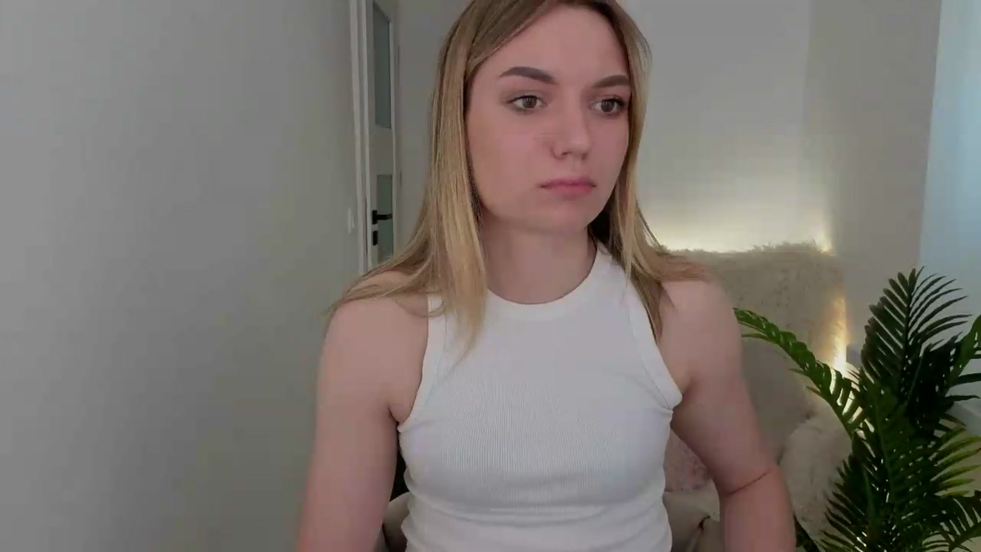 Gallery image thumbnail from AshleyMimi's myfreecams stream on, 05/14/2026, 18:38 image 2 of 20
