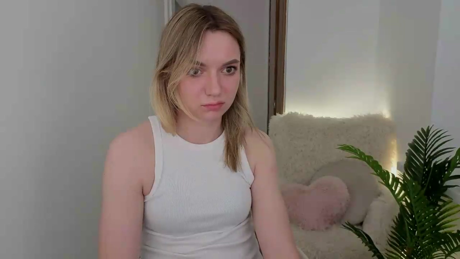 Gallery image thumbnail from AshleyMimi's myfreecams stream on, 05/14/2026, 20:04 image 8 of 20