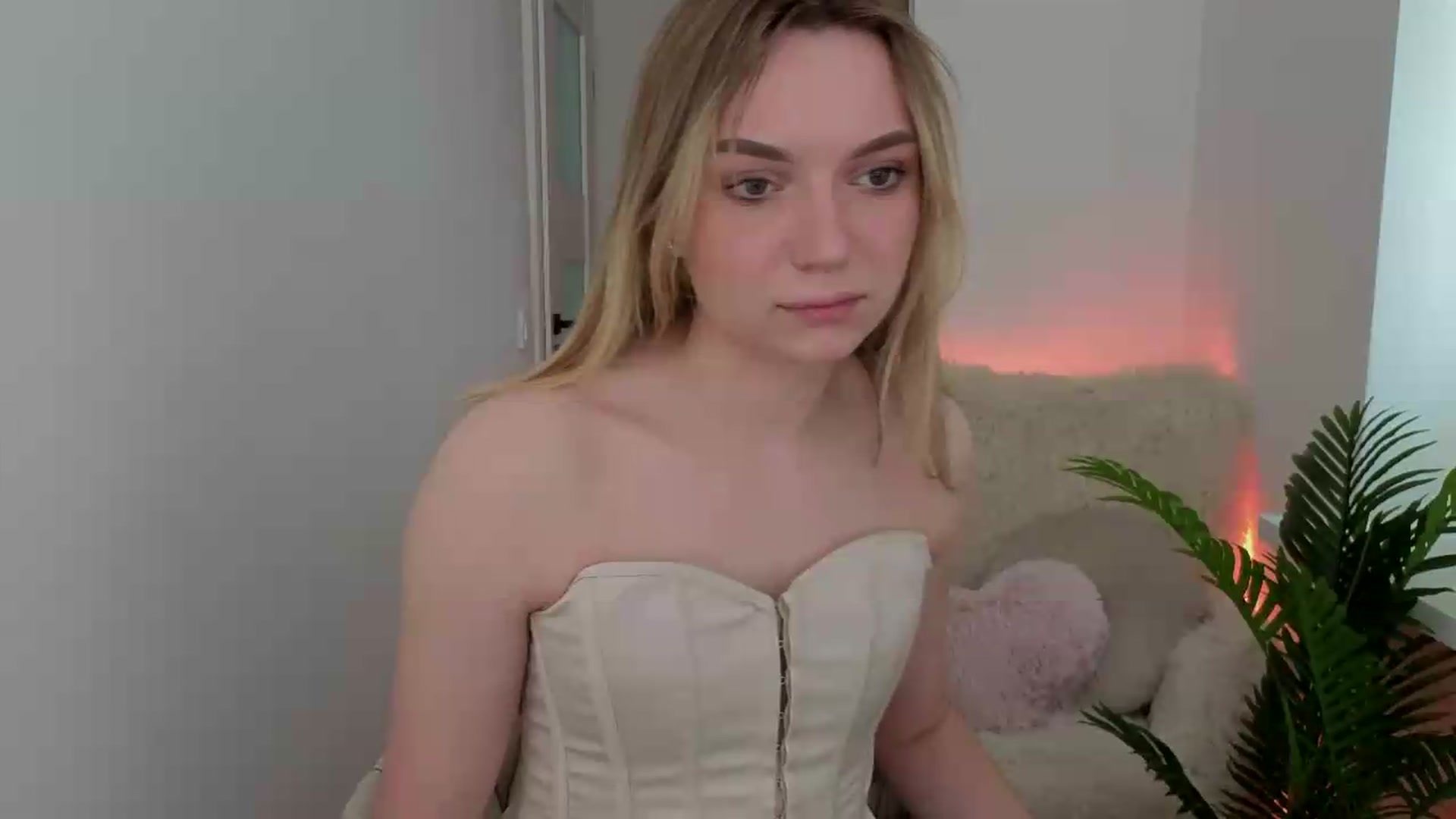 Gallery image thumbnail from AshleyMimi's myfreecams stream on, 05/15/2026, 13:51 image 3 of 20