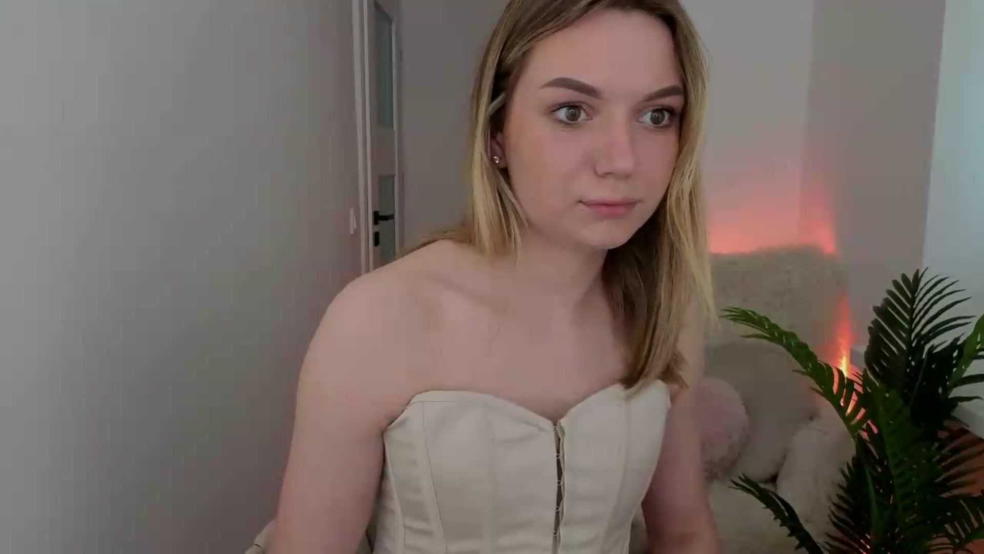 Gallery image thumbnail from AshleyMimi's myfreecams stream on, 05/15/2026, 13:51 image 18 of 20