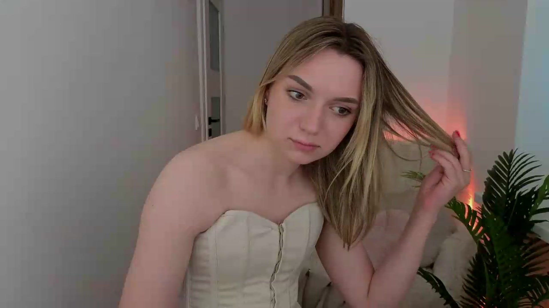 Gallery image thumbnail from AshleyMimi's myfreecams stream on, 05/15/2026, 17:54 image 17 of 20