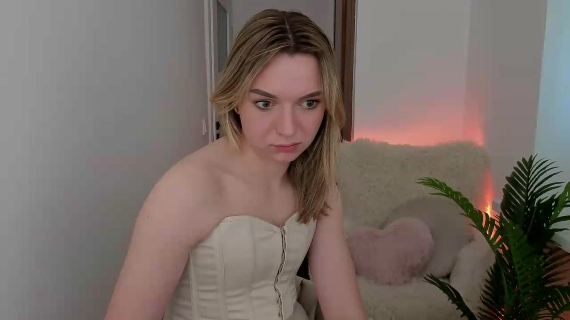 Gallery image thumbnail from AshleyMimi's myfreecams stream on, 05/15/2026, 17:54 image 6 of 20