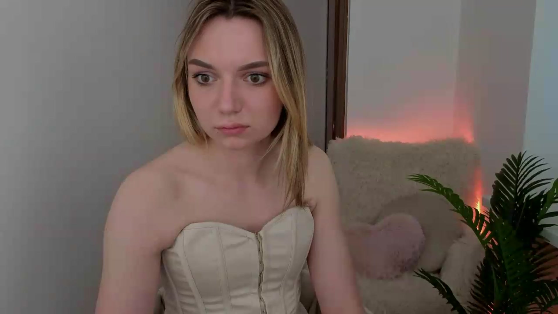 Gallery image thumbnail from AshleyMimi's myfreecams stream on, 05/15/2026, 17:54 image 18 of 20