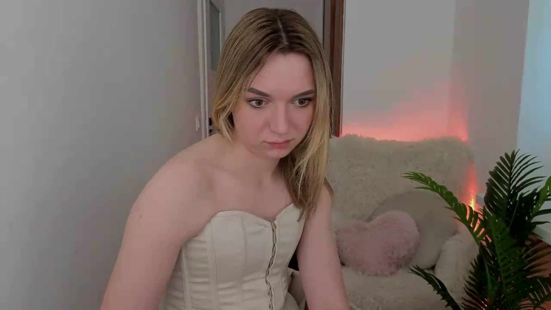 Gallery image thumbnail from AshleyMimi's myfreecams stream on, 05/15/2026, 17:54 image 5 of 20