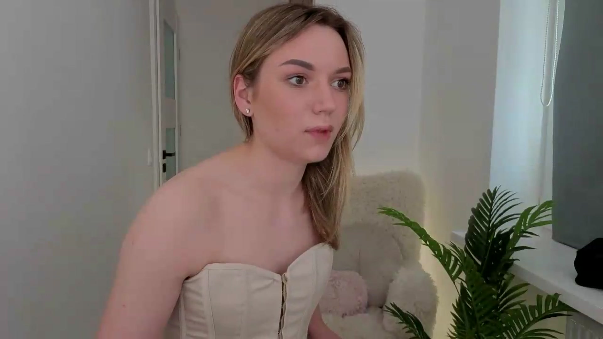 Gallery image thumbnail from AshleyMimi's myfreecams stream on, 05/17/2026, 15:55 image 7 of 20