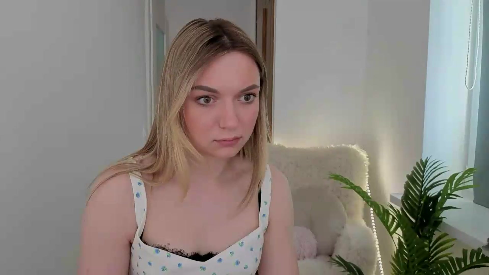 Gallery image thumbnail from AshleyMimi's myfreecams stream on, 05/18/2026, 13:03 image 5 of 20