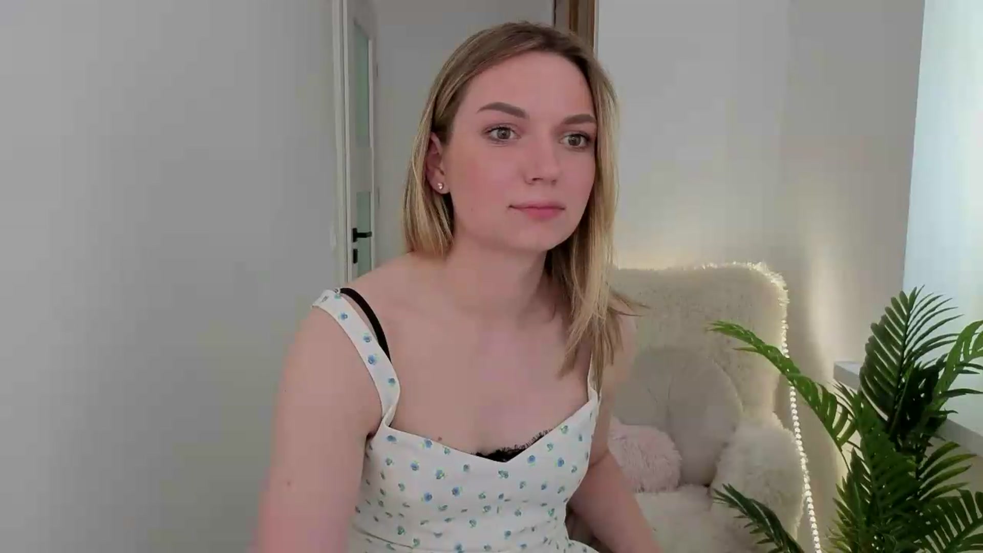 Gallery image thumbnail from AshleyMimi's myfreecams stream on, 05/18/2026, 15:36 image 2 of 20