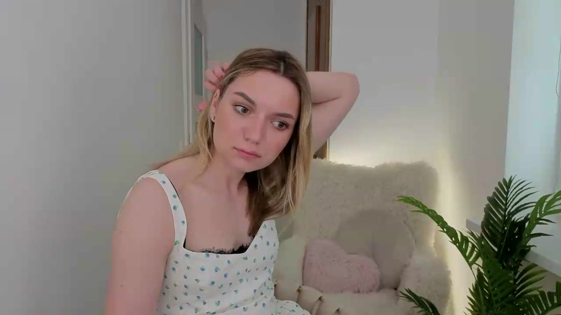 Gallery image thumbnail from AshleyMimi's myfreecams stream on, 05/18/2026, 16:53 image 17 of 20
