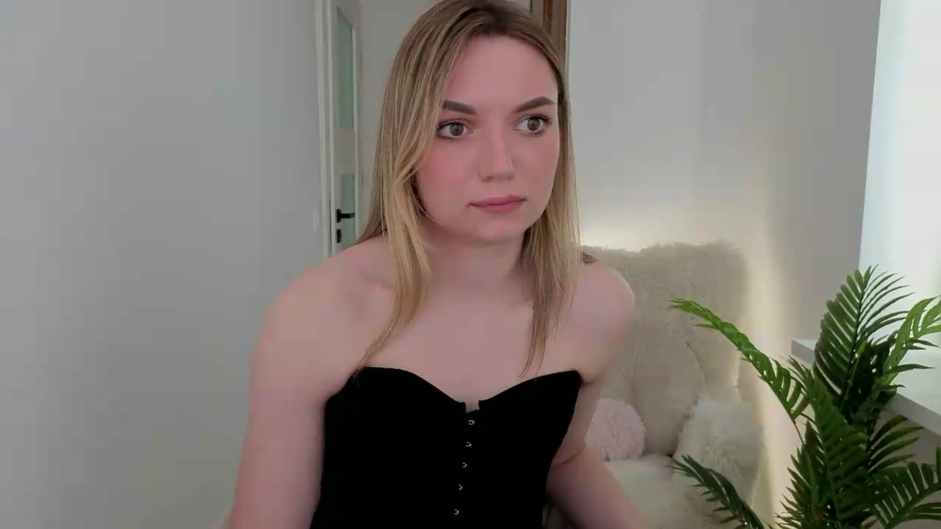 Gallery image thumbnail from AshleyMimi's myfreecams stream on, 05/21/2026, 12:54 image 13 of 20