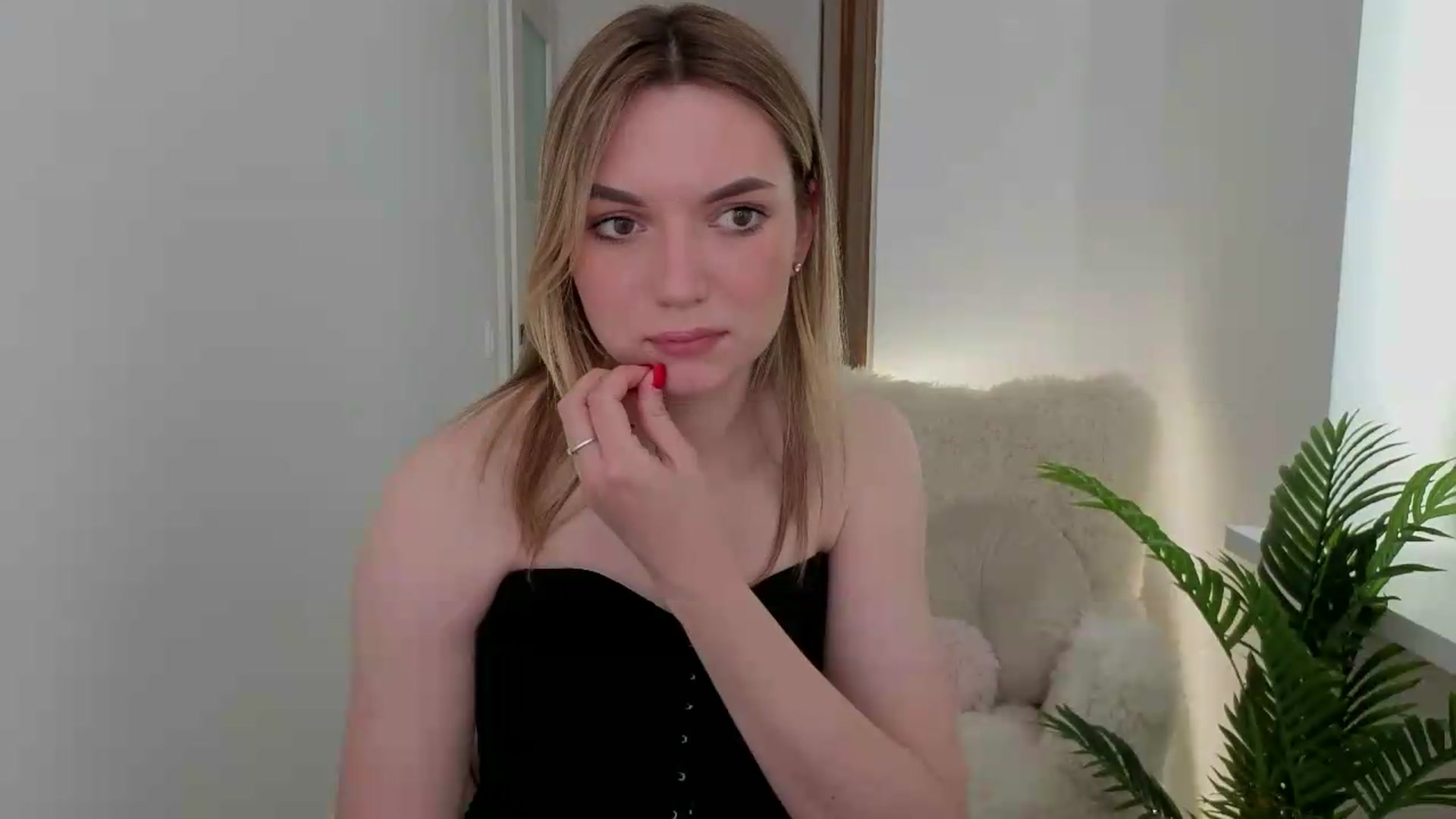 Gallery image thumbnail from AshleyMimi's myfreecams stream on, 05/21/2026, 12:54 image 5 of 20