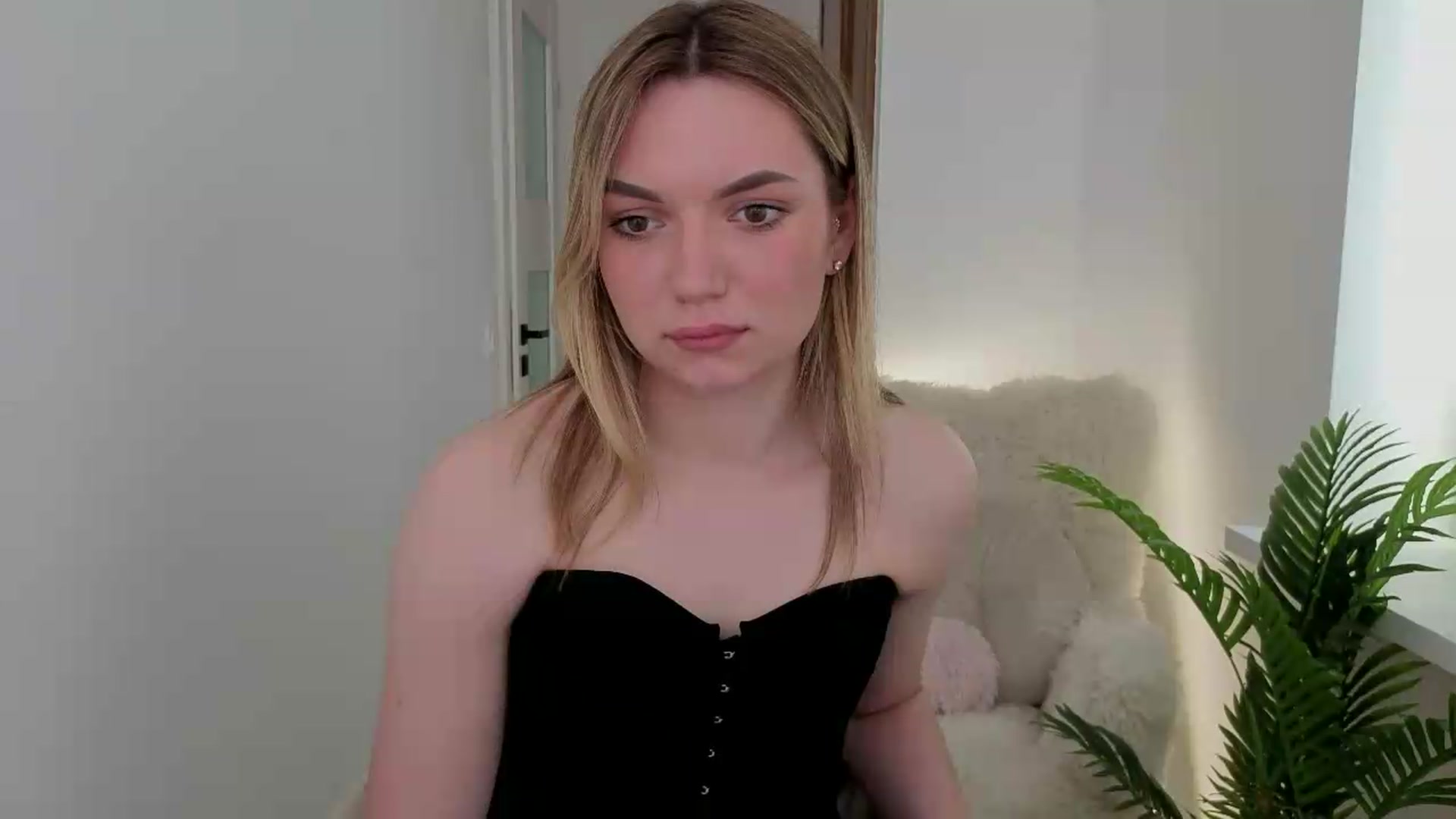 Gallery image thumbnail from AshleyMimi's myfreecams stream on, 05/21/2026, 12:54 image 6 of 20