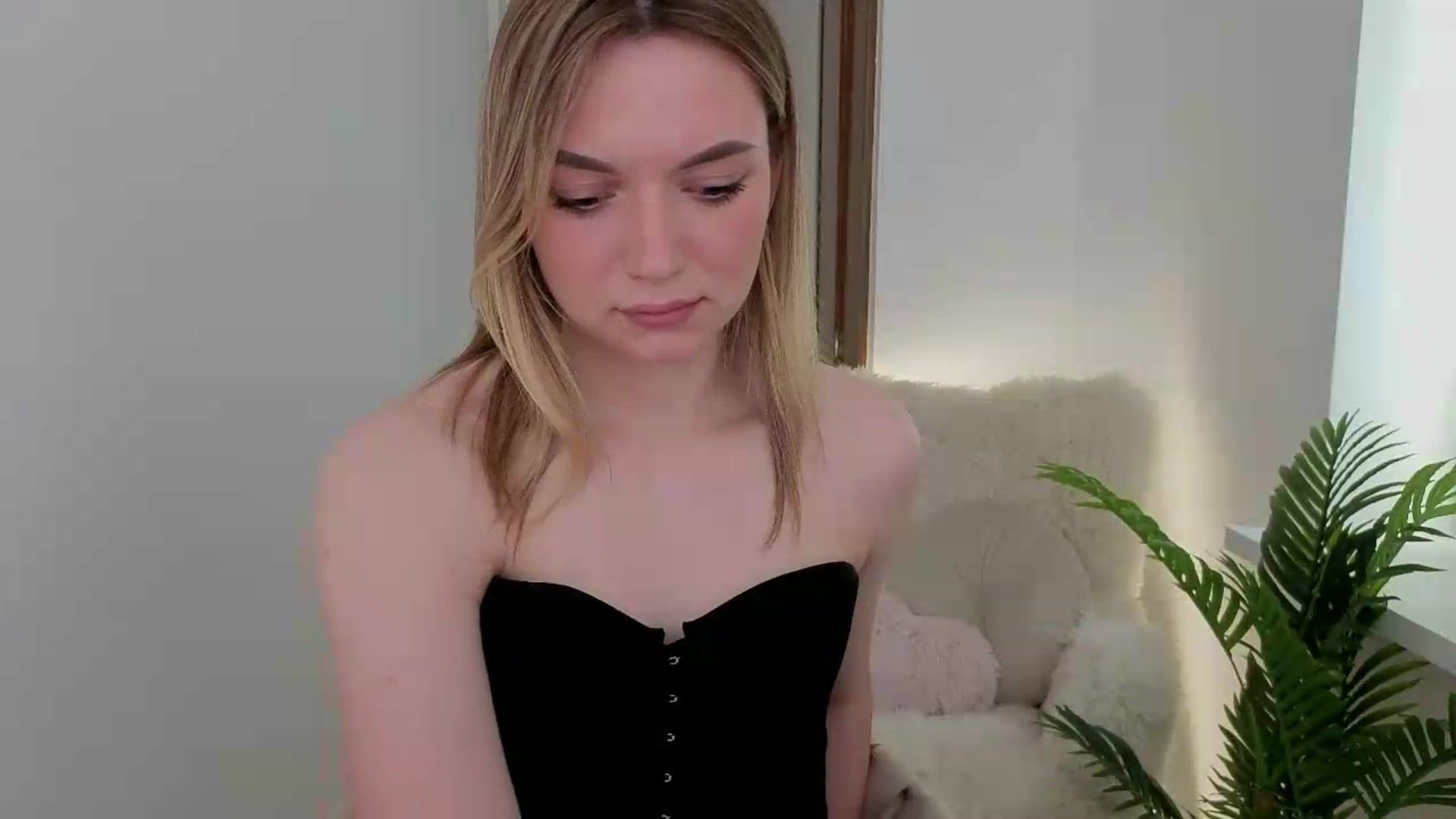 Gallery image thumbnail from AshleyMimi's myfreecams stream on, 05/21/2026, 12:54 image 7 of 20