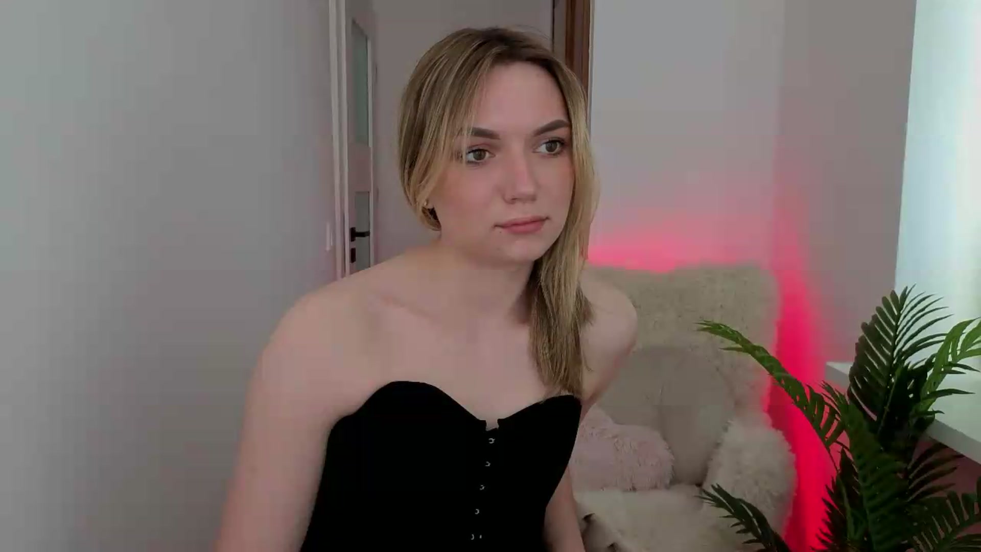 Gallery image thumbnail from AshleyMimi's myfreecams stream on, 05/21/2026, 13:50 image 13 of 20