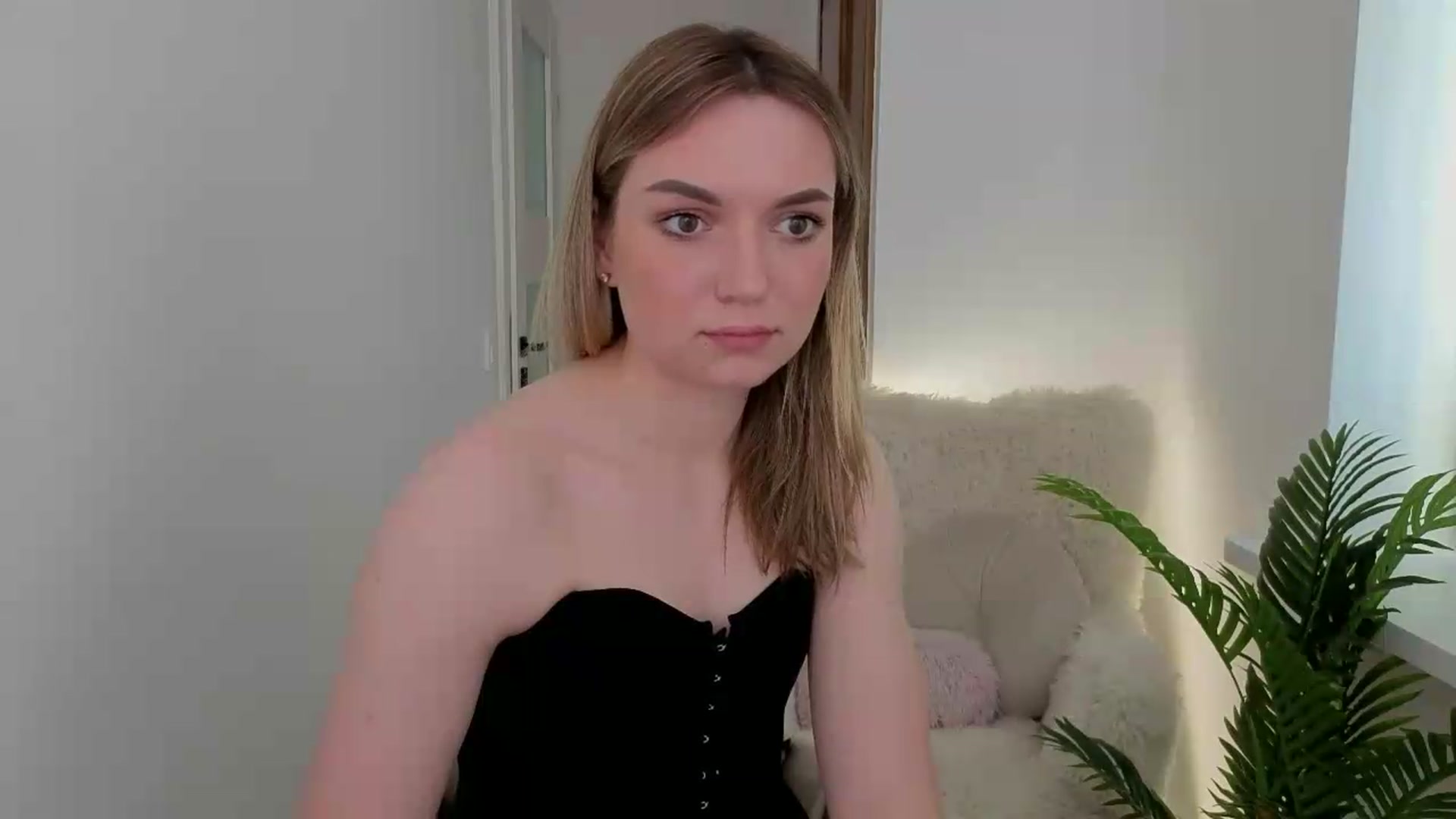 Gallery image thumbnail from AshleyMimi's myfreecams stream on, 05/21/2026, 14:53 image 10 of 20