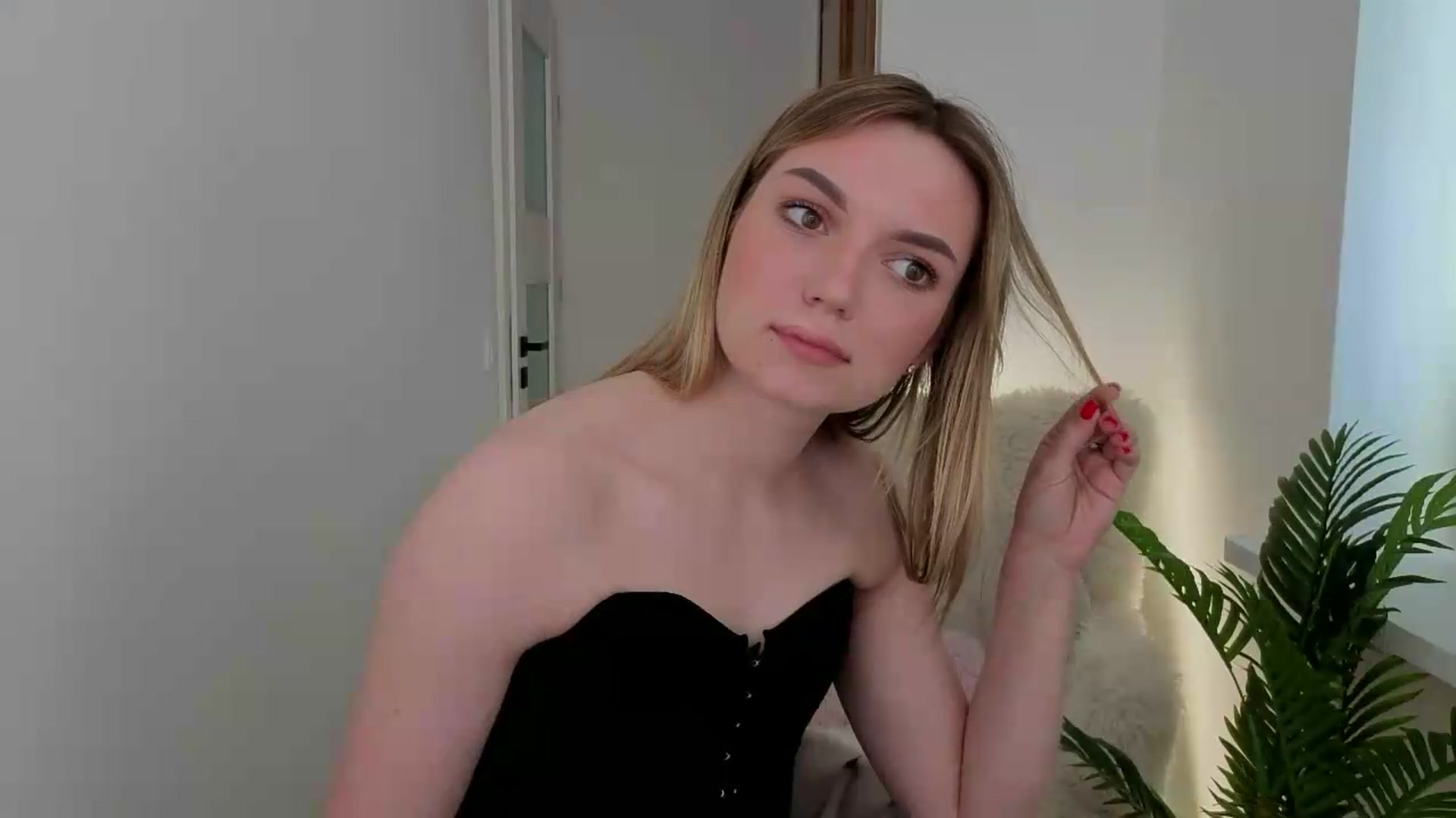 Gallery image thumbnail from AshleyMimi's myfreecams stream on, 05/21/2026, 14:53 image 16 of 20