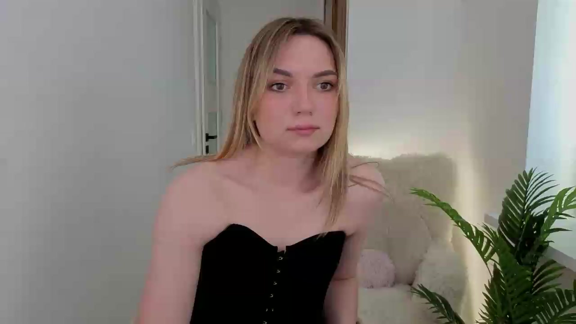 Gallery image thumbnail from AshleyMimi's myfreecams stream on, 05/21/2026, 14:53 image 1 of 20