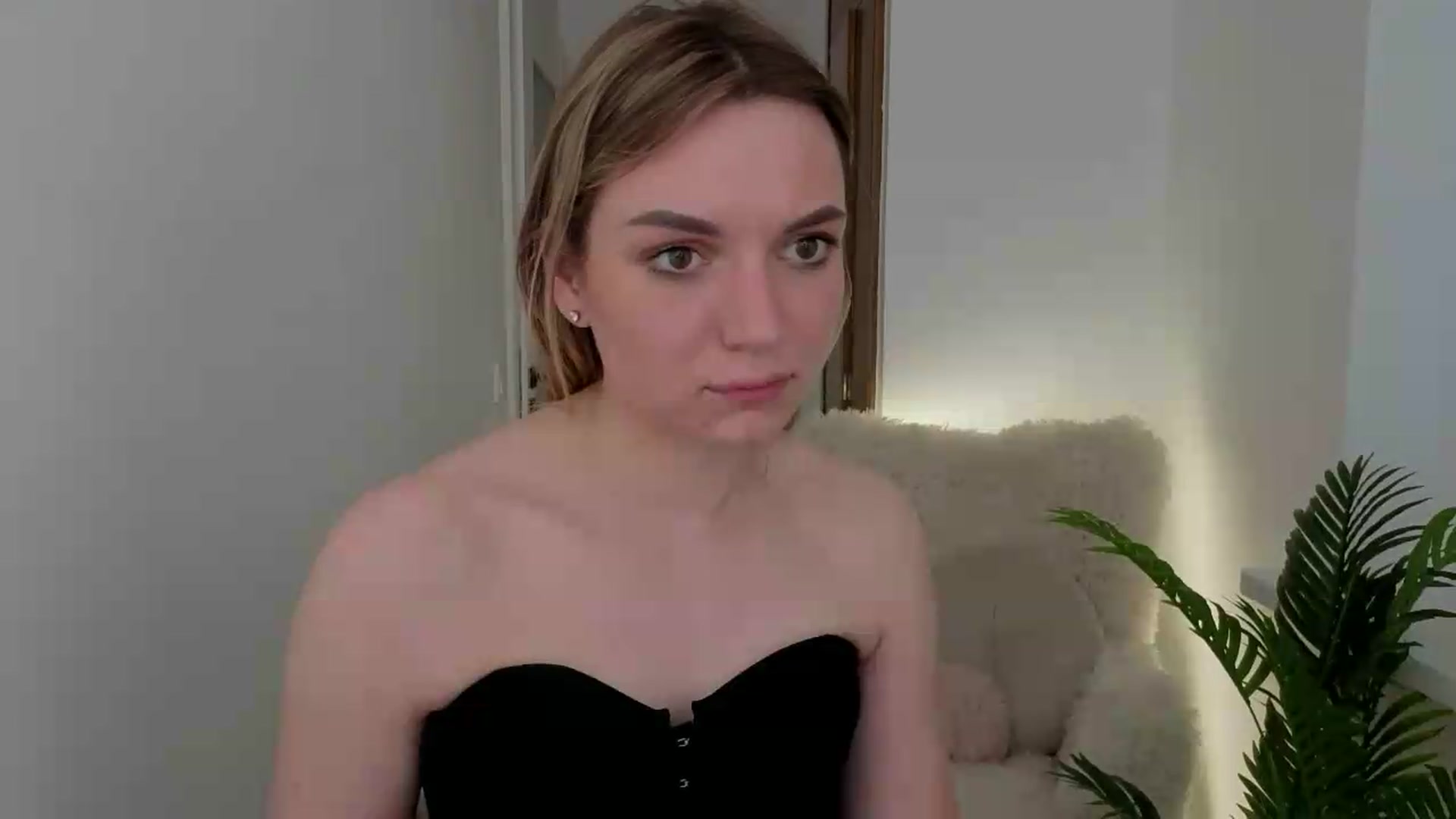 Gallery image thumbnail from AshleyMimi's myfreecams stream on, 05/21/2026, 19:02 image 5 of 20