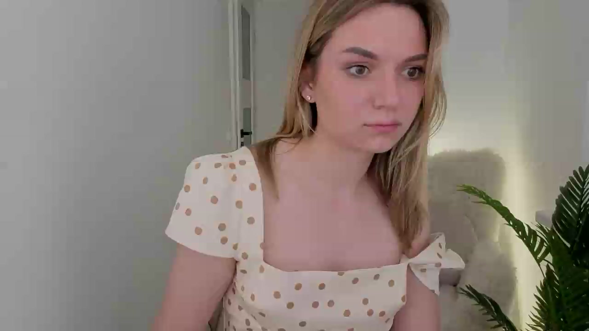 Gallery image thumbnail from AshleyMimi's myfreecams stream on, 05/22/2026, 19:59 image 17 of 20
