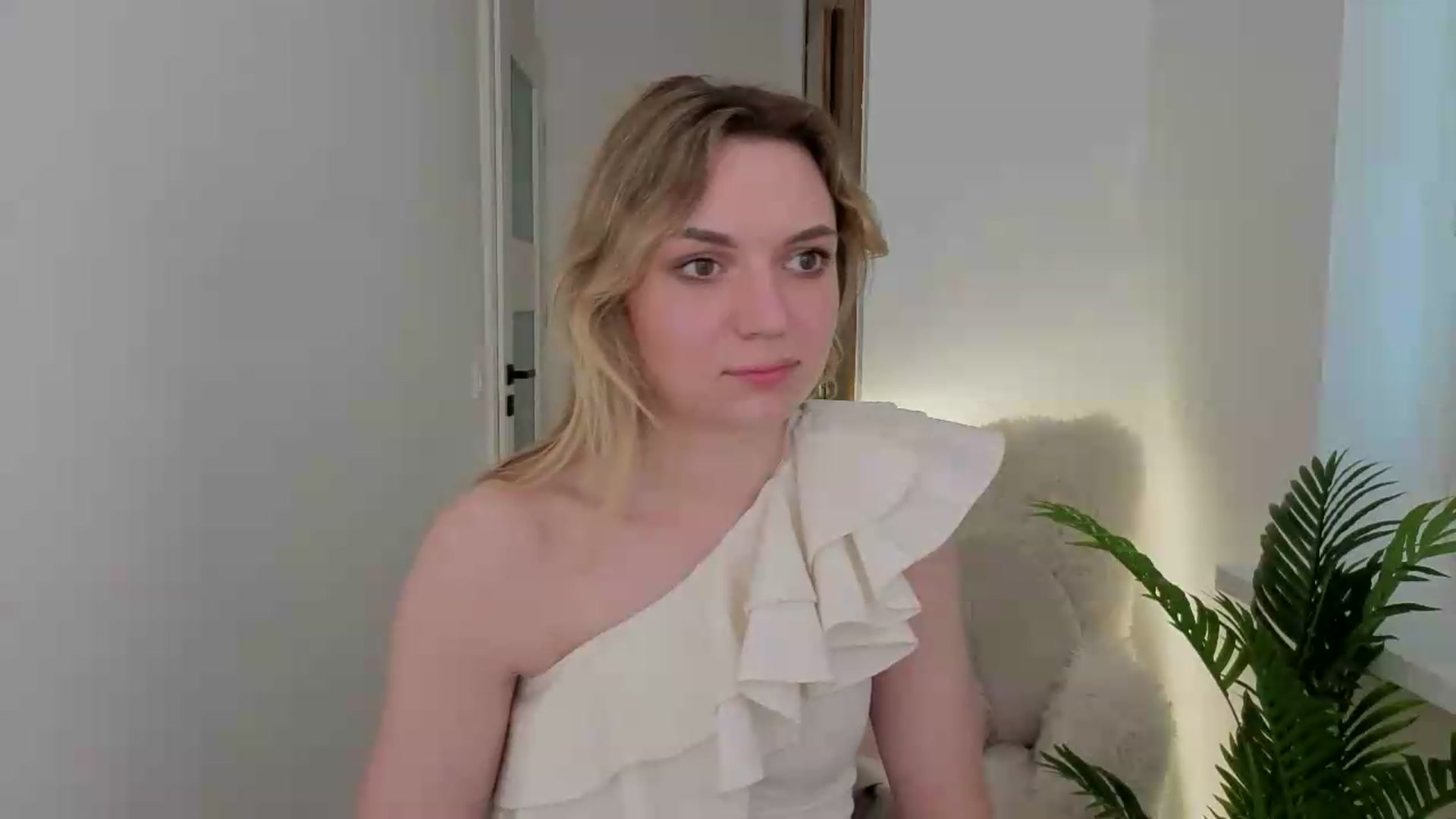 Gallery image thumbnail from AshleyMimi's myfreecams stream on, 05/23/2026, 17:56 image 17 of 20
