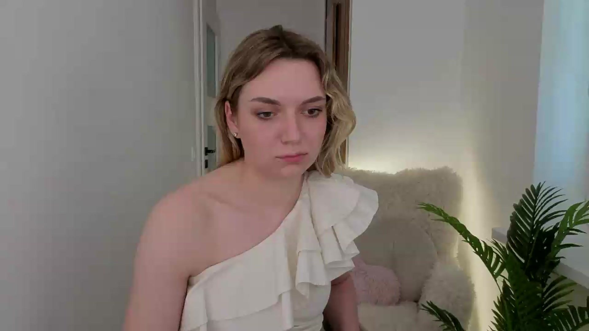 Gallery image thumbnail from AshleyMimi's myfreecams stream on, 05/23/2026, 17:56 image 4 of 20