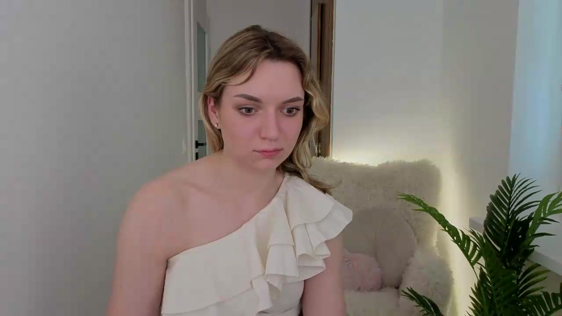 Gallery image thumbnail from AshleyMimi's myfreecams stream on, 05/23/2026, 17:56 image 15 of 20