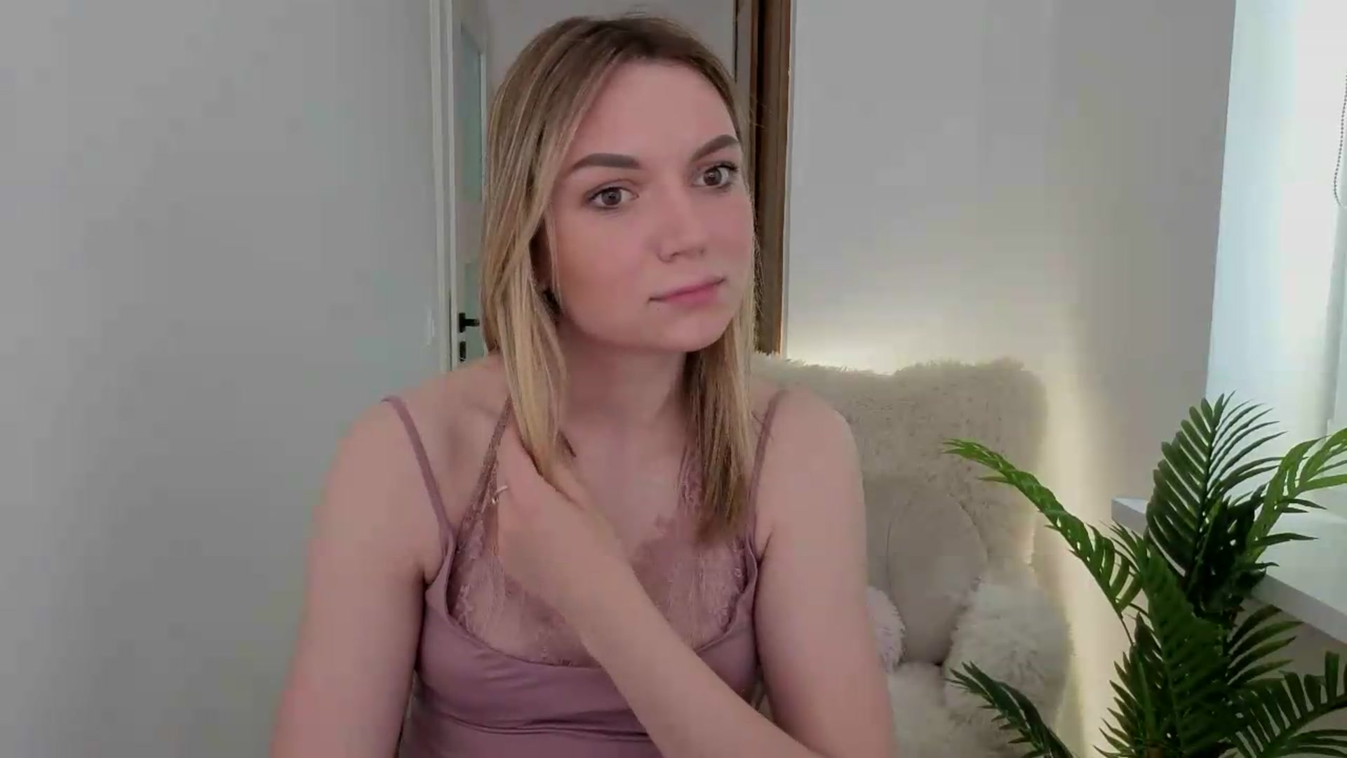 Gallery image thumbnail from AshleyMimi's myfreecams stream on, 05/24/2026, 12:51 image 18 of 20