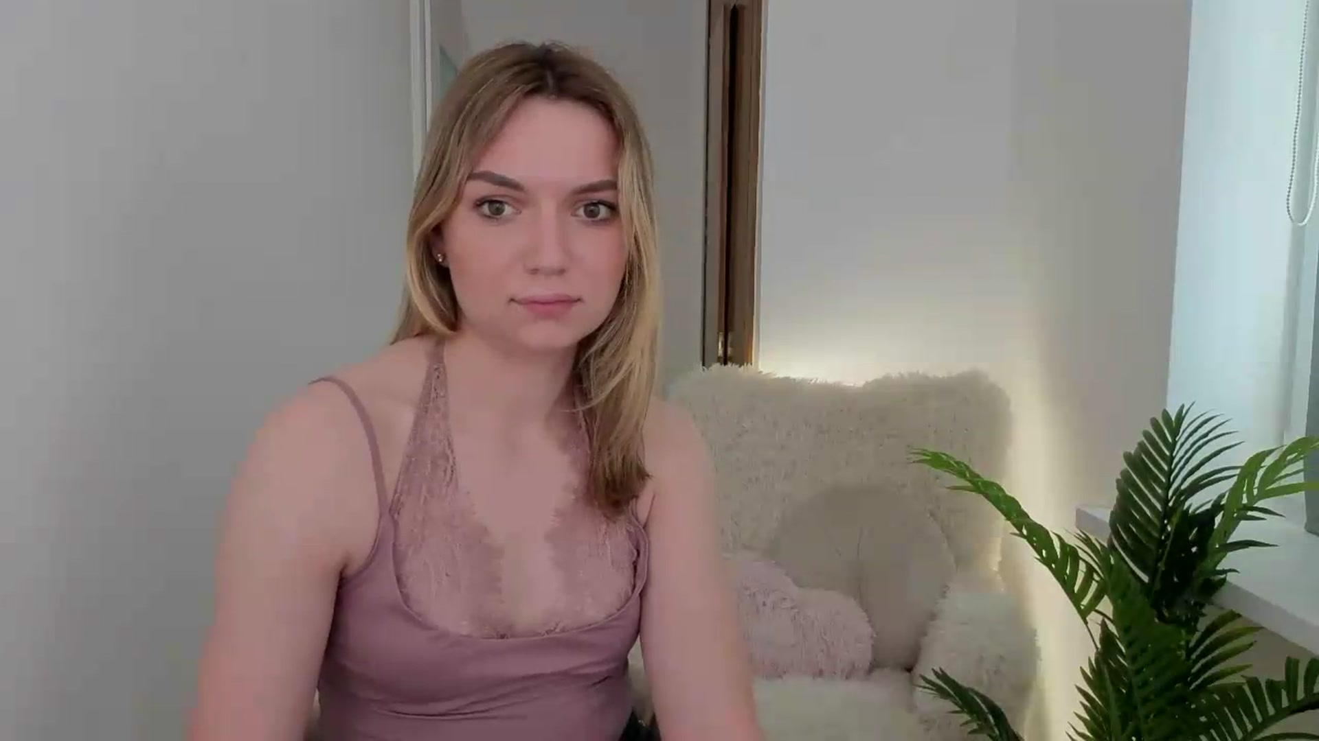 Gallery image thumbnail from AshleyMimi's myfreecams stream on, 05/24/2026, 15:09 image 17 of 20