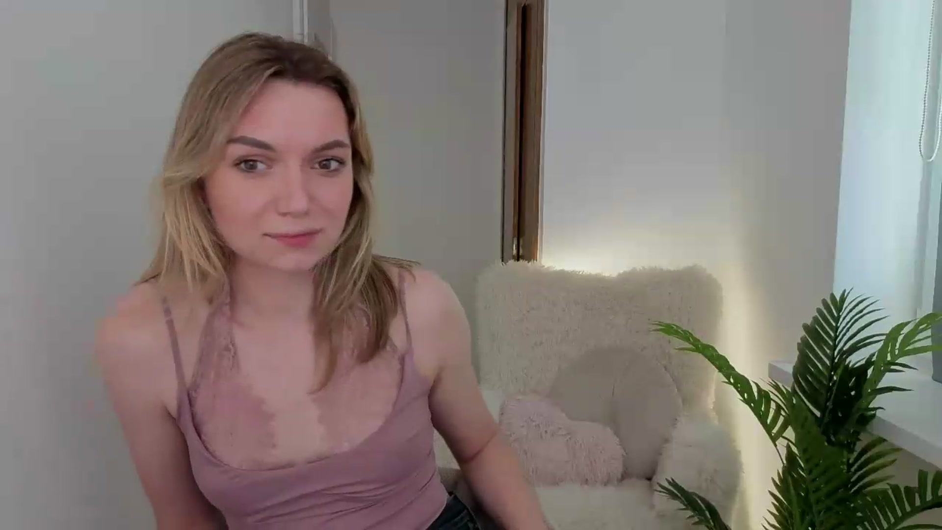 Gallery image thumbnail from AshleyMimi's myfreecams stream on, 05/24/2026, 15:09 image 18 of 20