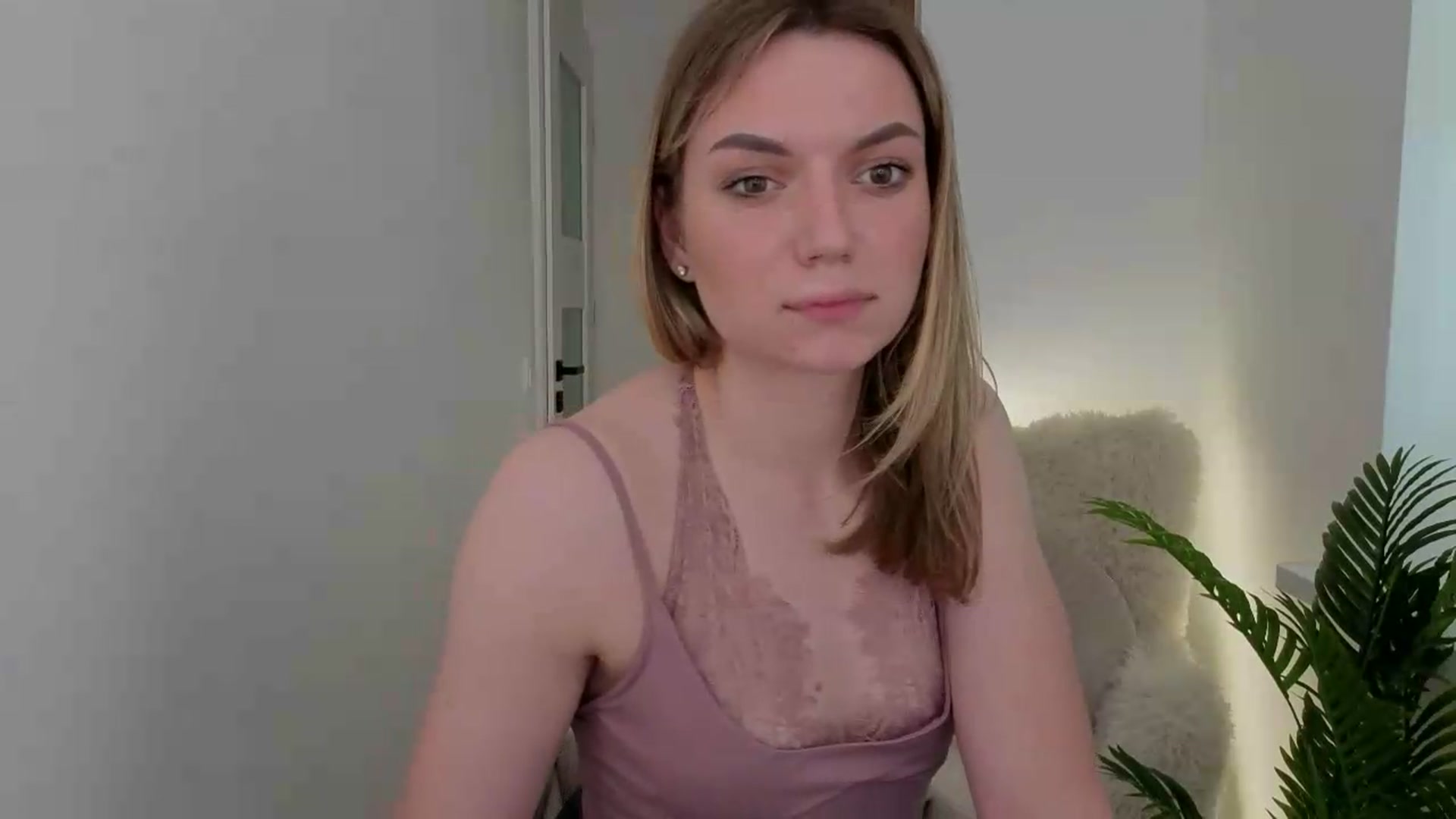 Gallery image thumbnail from AshleyMimi's myfreecams stream on, 05/24/2026, 15:47 image 13 of 20