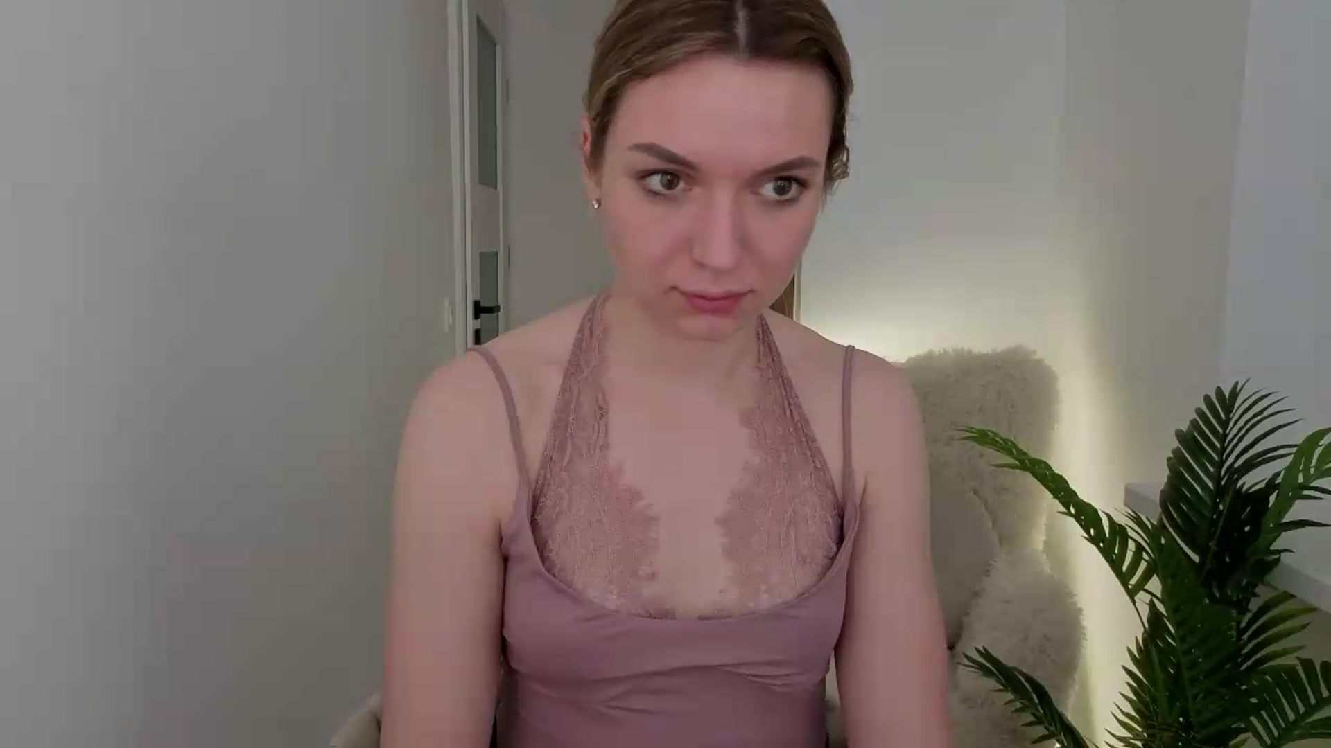 Gallery image thumbnail from AshleyMimi's myfreecams stream on, 05/24/2026, 20:05 image 9 of 20