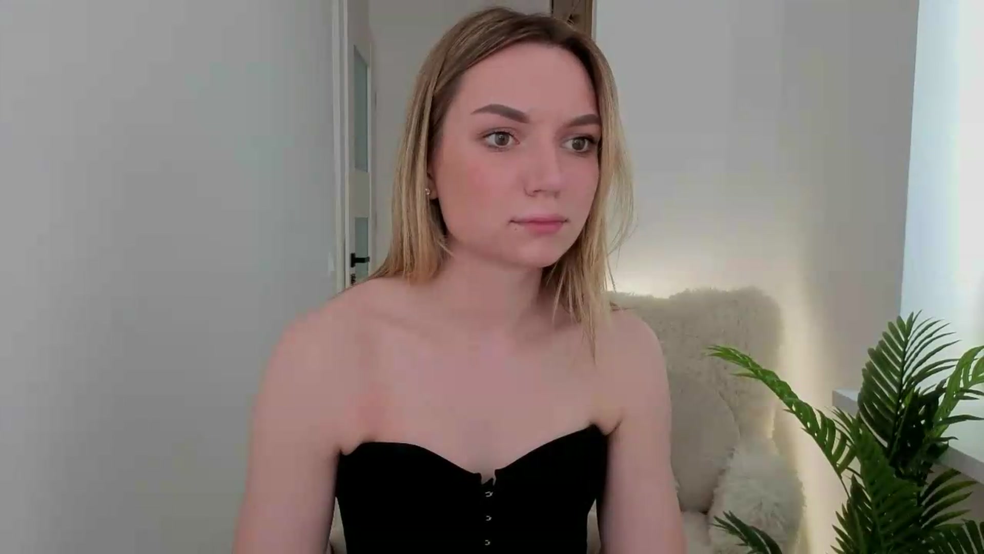 Gallery image thumbnail from AshleyMimi's myfreecams stream on, 05/25/2026, 12:36 image 4 of 20