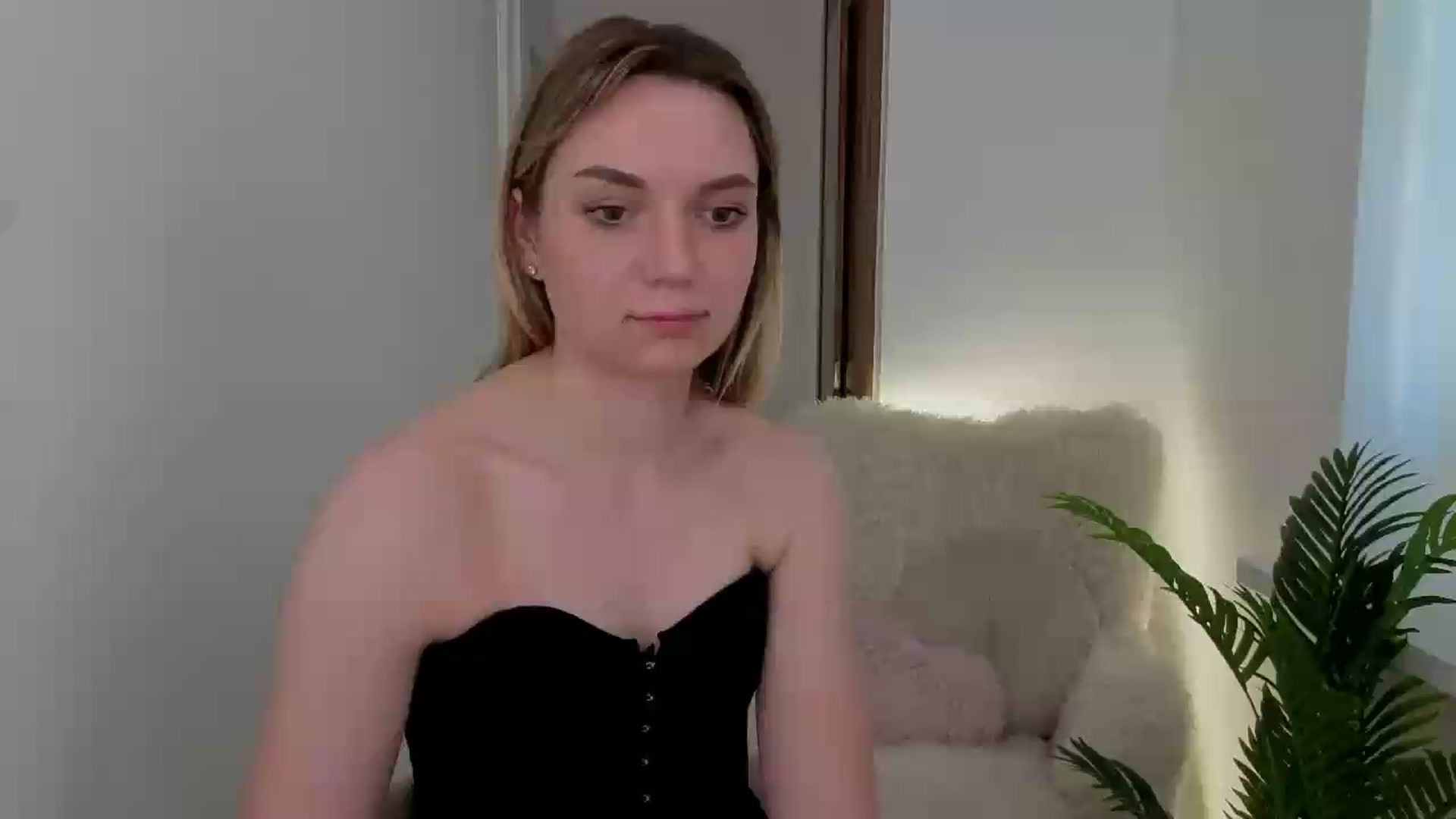 Gallery image thumbnail from AshleyMimi's myfreecams stream on, 05/25/2026, 16:30 image 11 of 20