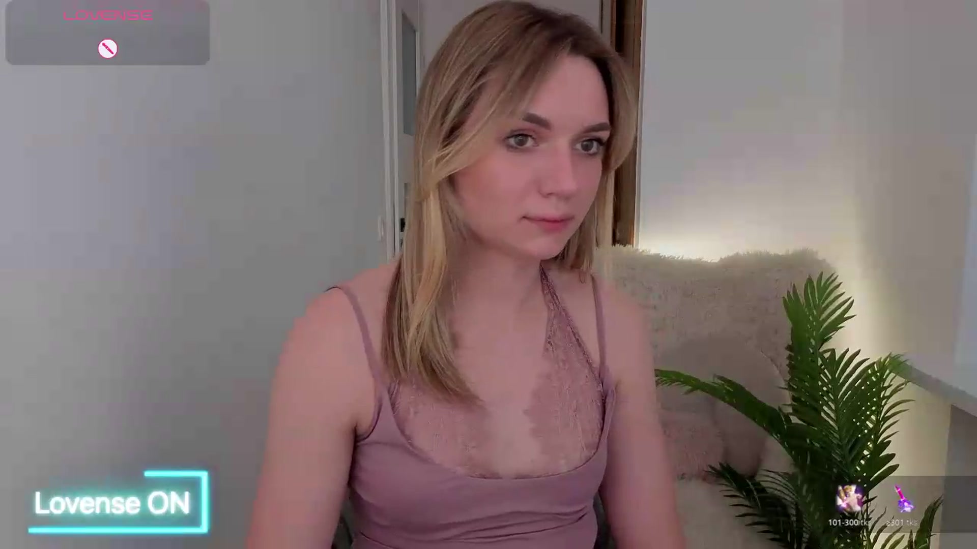 Gallery image thumbnail from AshleyMimi's myfreecams stream on, 05/28/2026, 18:21 image 20 of 20