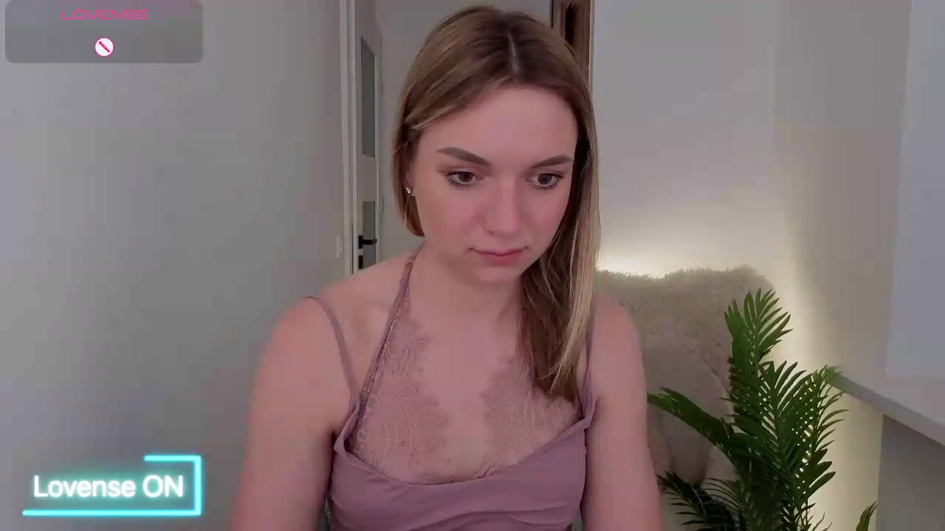 Gallery image thumbnail from AshleyMimi's myfreecams stream on, 05/28/2026, 19:54 image 9 of 20