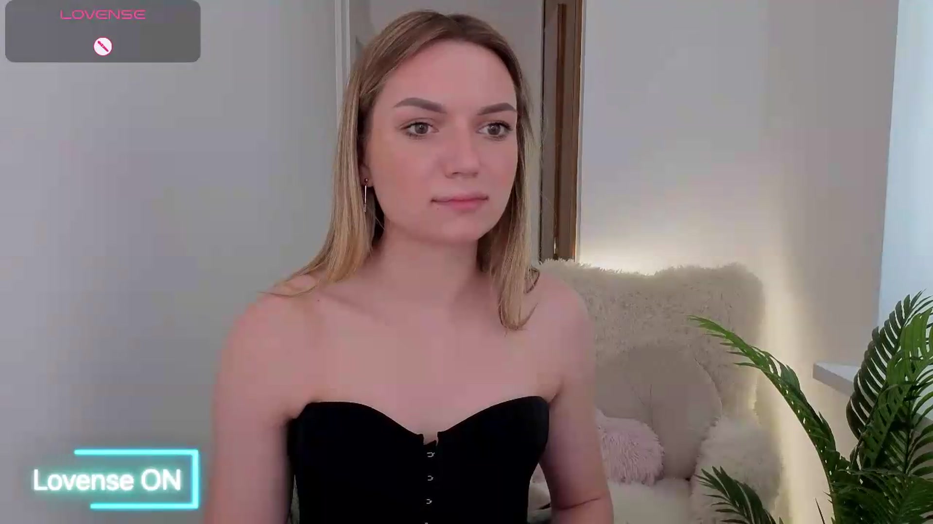 Gallery image thumbnail from AshleyMimi's myfreecams stream on, 05/29/2026, 14:36 image 10 of 20