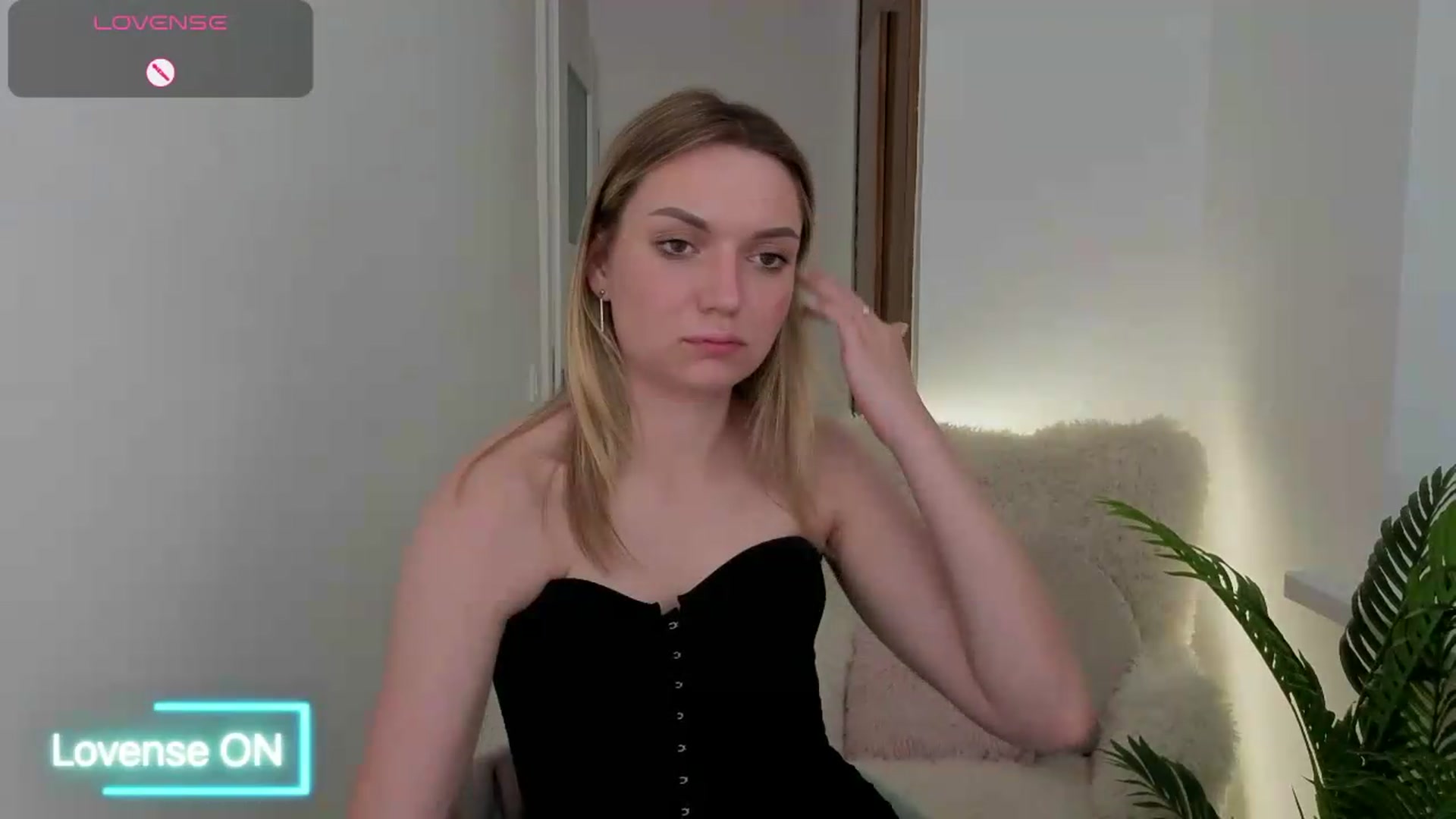 Gallery image thumbnail from AshleyMimi's myfreecams stream on, 05/29/2026, 18:29 image 11 of 20