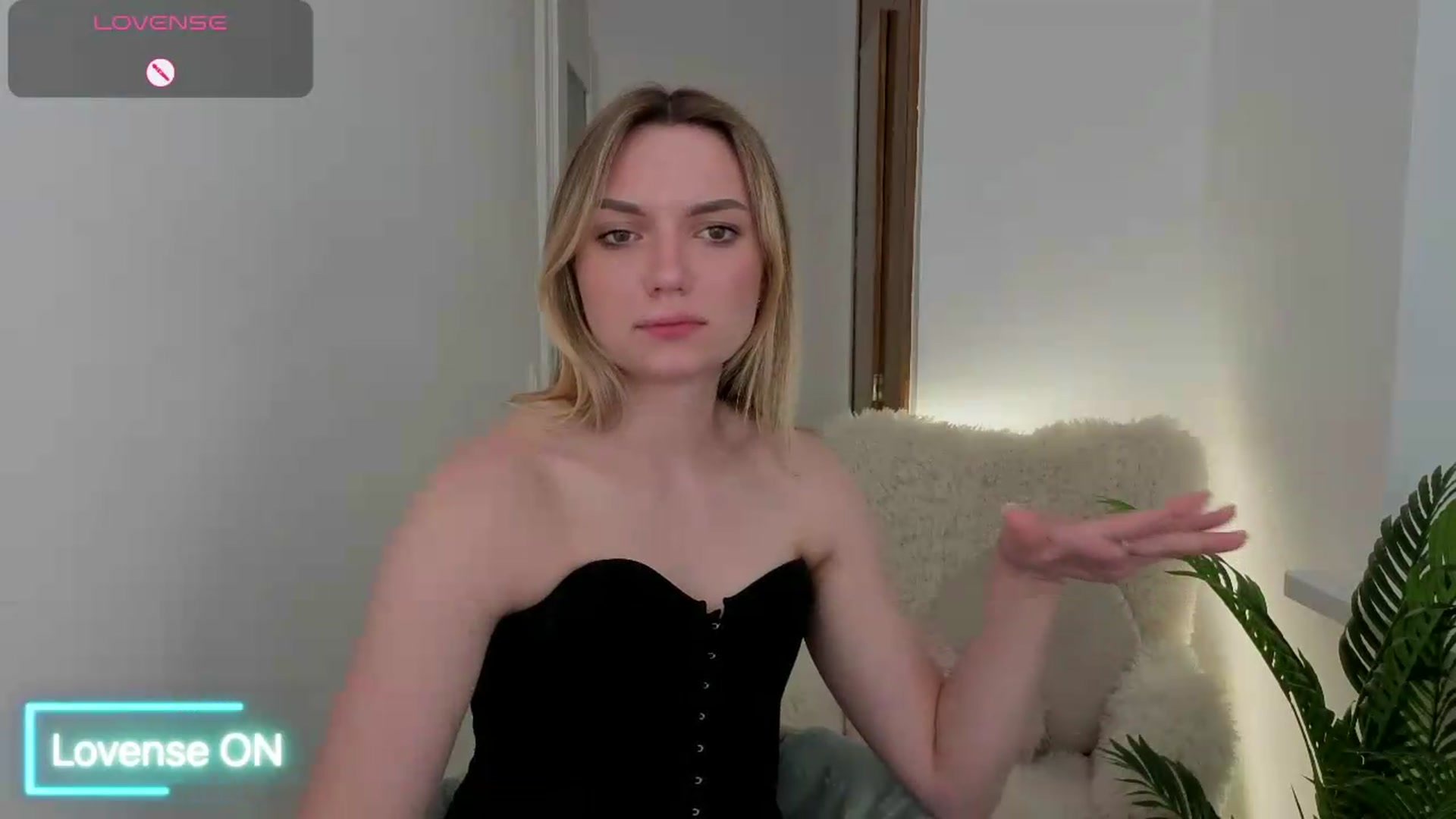 Gallery image thumbnail from AshleyMimi's myfreecams stream on, 05/29/2026, 18:29 image 9 of 20