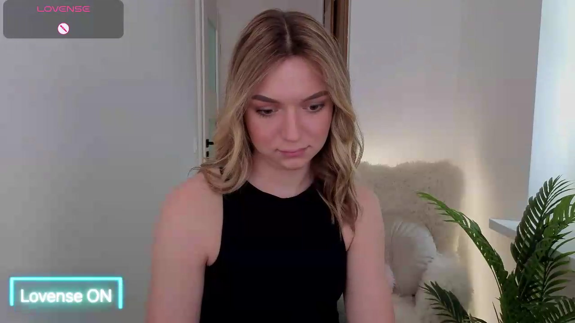 Gallery image thumbnail from AshleyMimi's myfreecams stream on, 05/31/2026, 13:11 image 9 of 20
