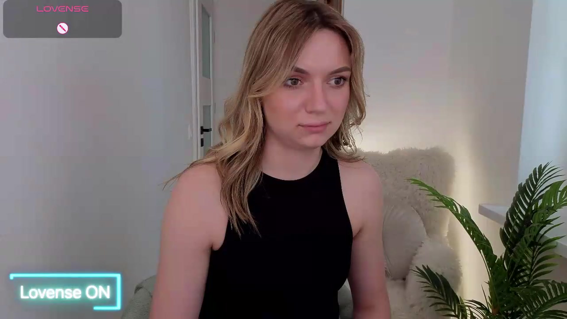 Gallery image thumbnail from AshleyMimi's myfreecams stream on, 05/31/2026, 15:56 image 4 of 20