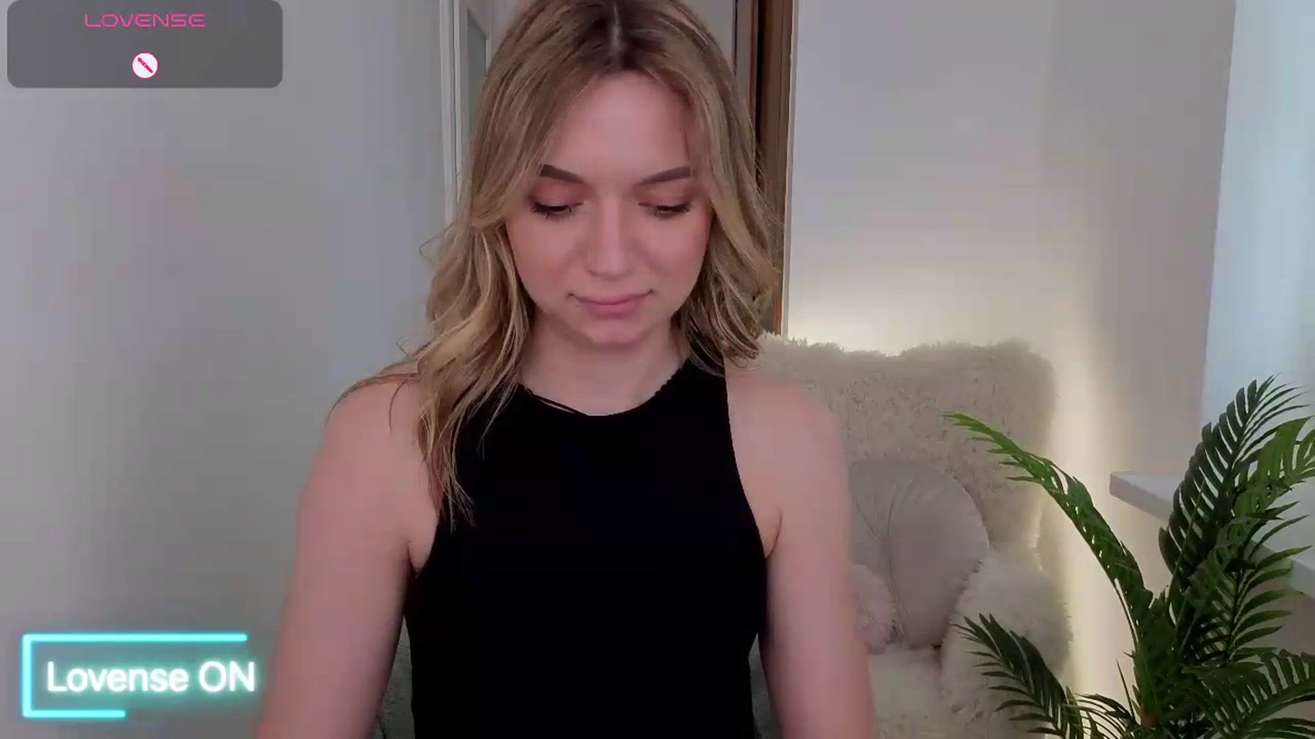 Gallery image thumbnail from AshleyMimi's myfreecams stream on, 05/31/2026, 15:56 image 14 of 20