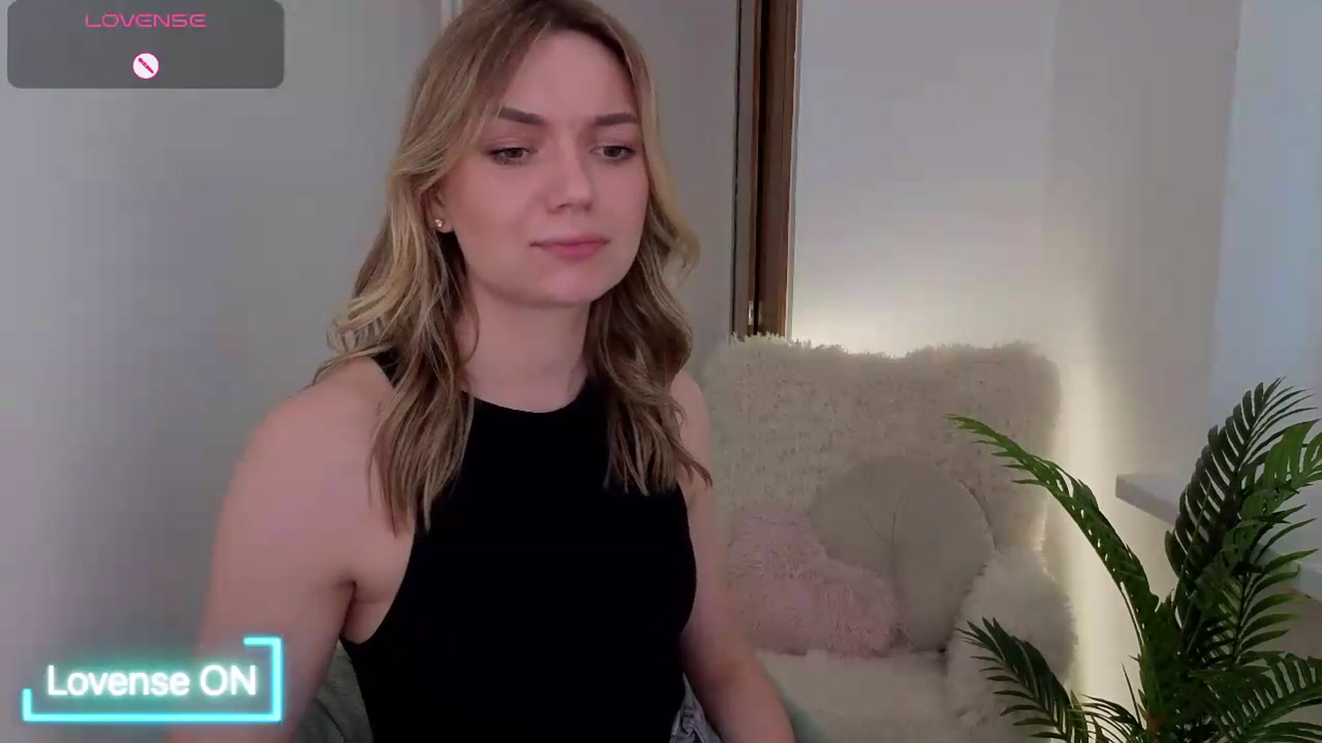 Gallery image thumbnail from AshleyMimi's myfreecams stream on, 05/31/2026, 18:31 image 17 of 20