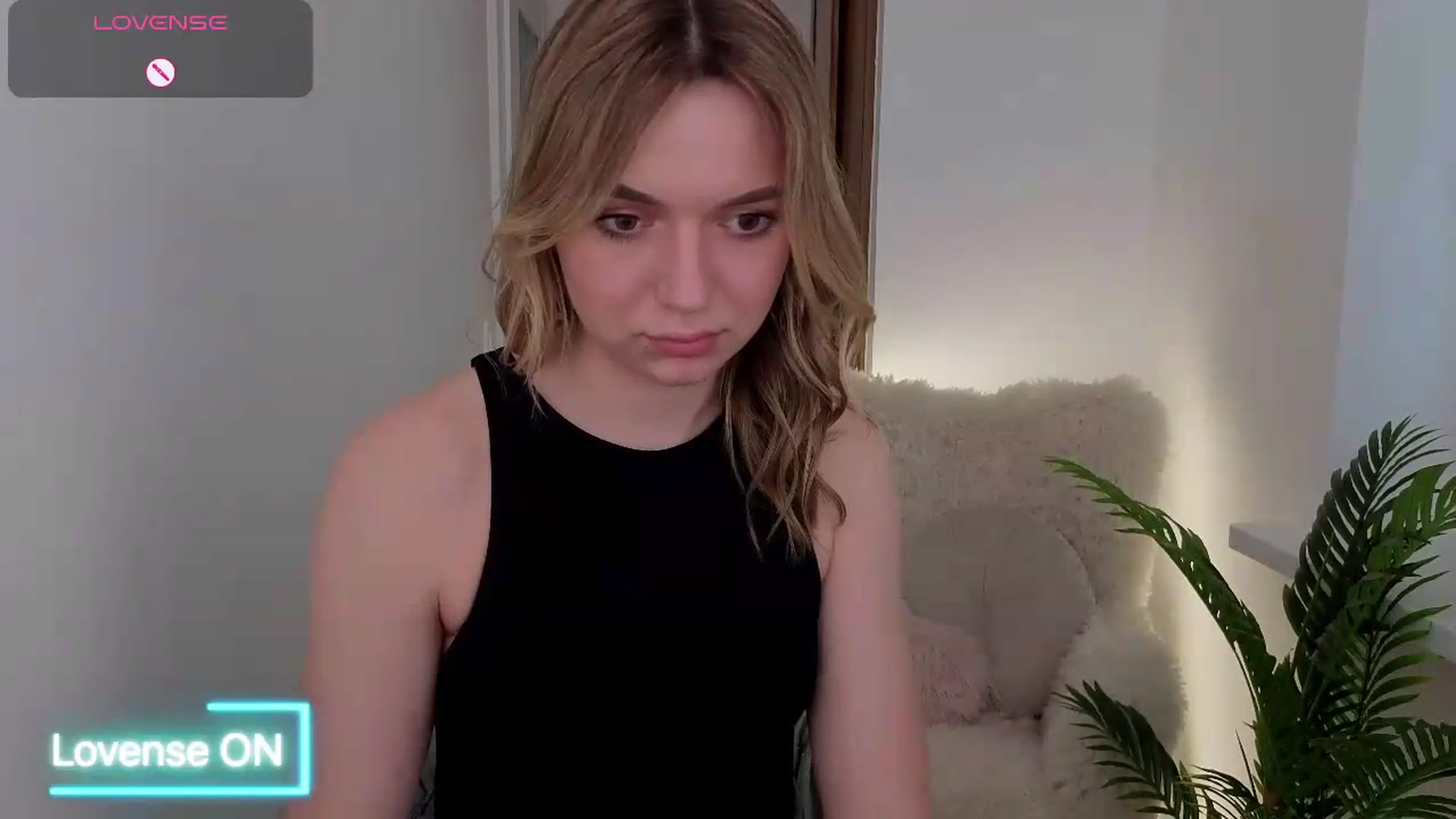 Gallery image thumbnail from AshleyMimi's myfreecams stream on, 05/31/2026, 18:31 image 16 of 20