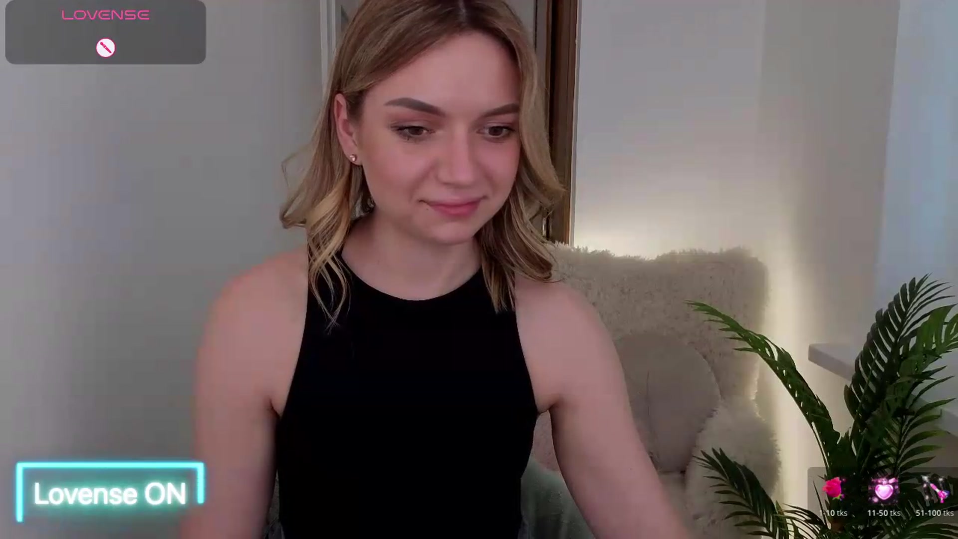 Gallery image thumbnail from AshleyMimi's myfreecams stream on, 05/31/2026, 18:31 image 12 of 20