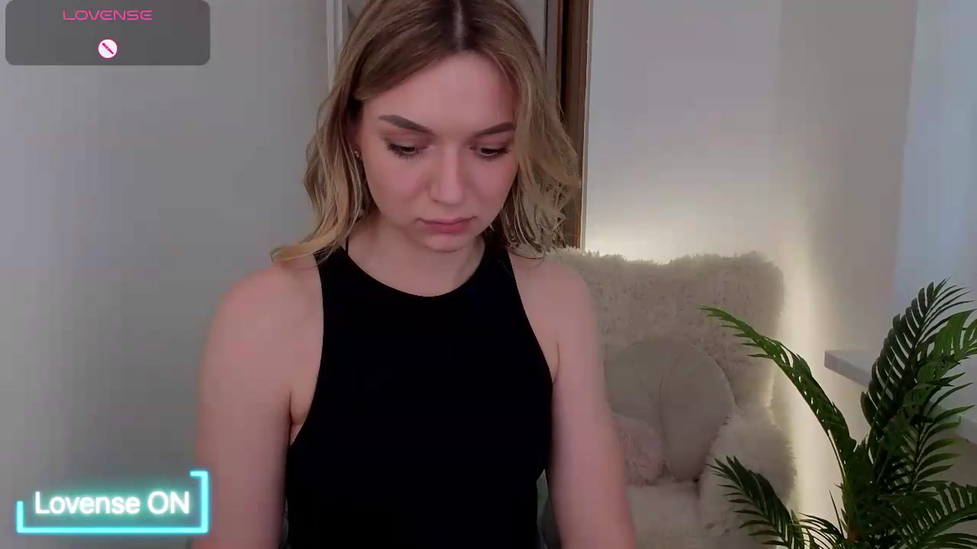 Gallery image thumbnail from AshleyMimi's myfreecams stream on, 05/31/2026, 18:31 image 14 of 20