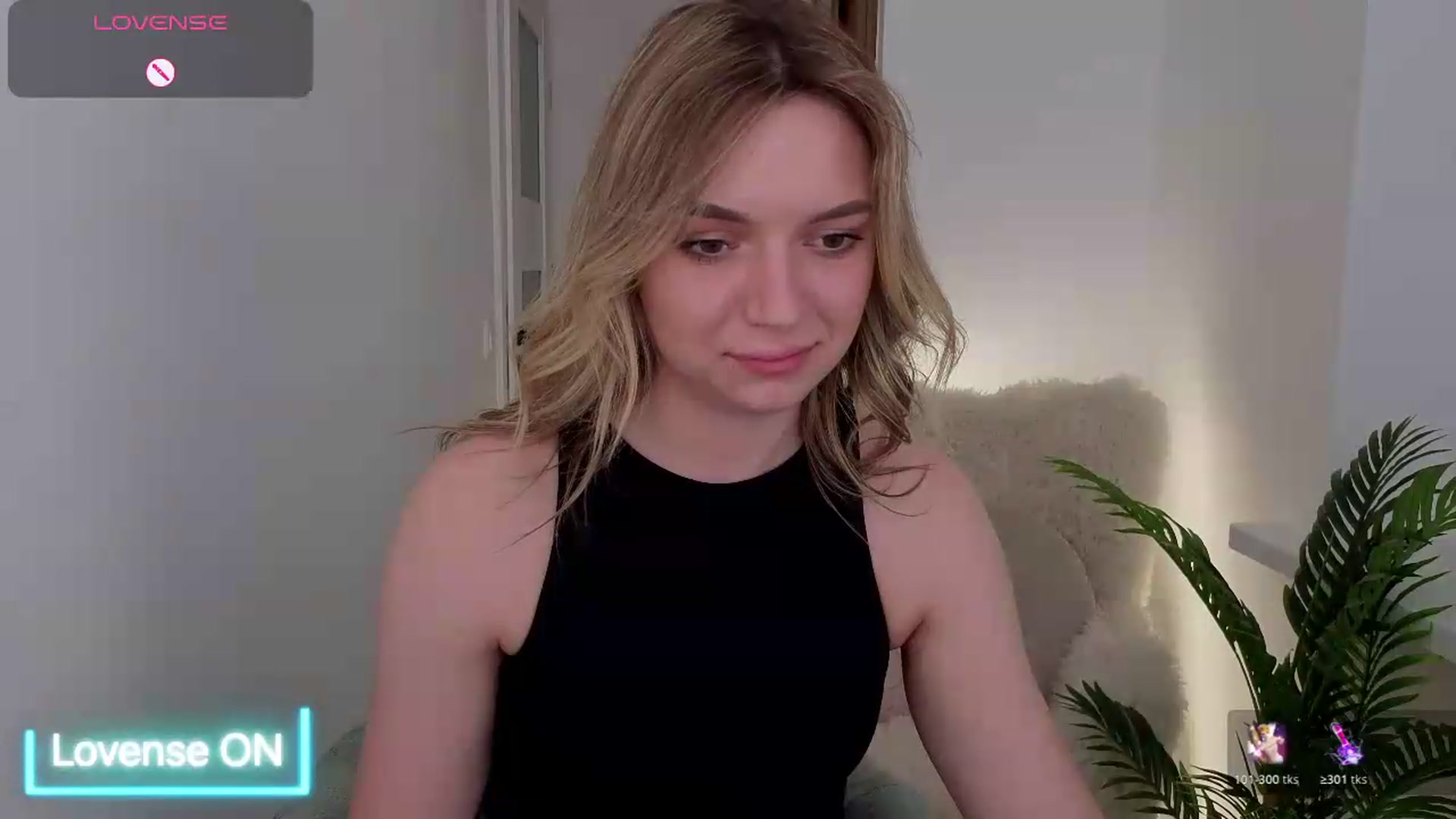 Gallery image thumbnail from AshleyMimi's myfreecams stream on, 05/31/2026, 19:50 image 16 of 20
