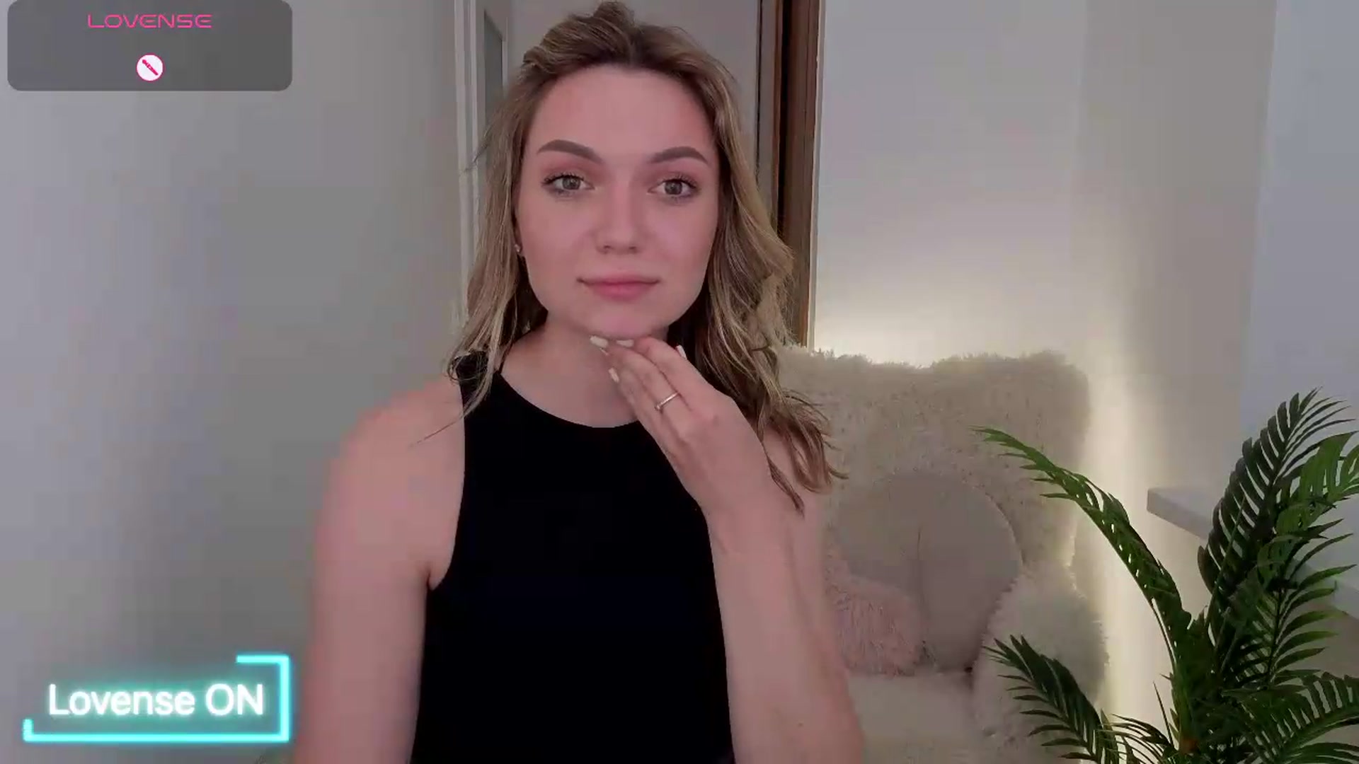 Gallery image thumbnail from AshleyMimi's myfreecams stream on, 05/31/2026, 19:50 image 15 of 20