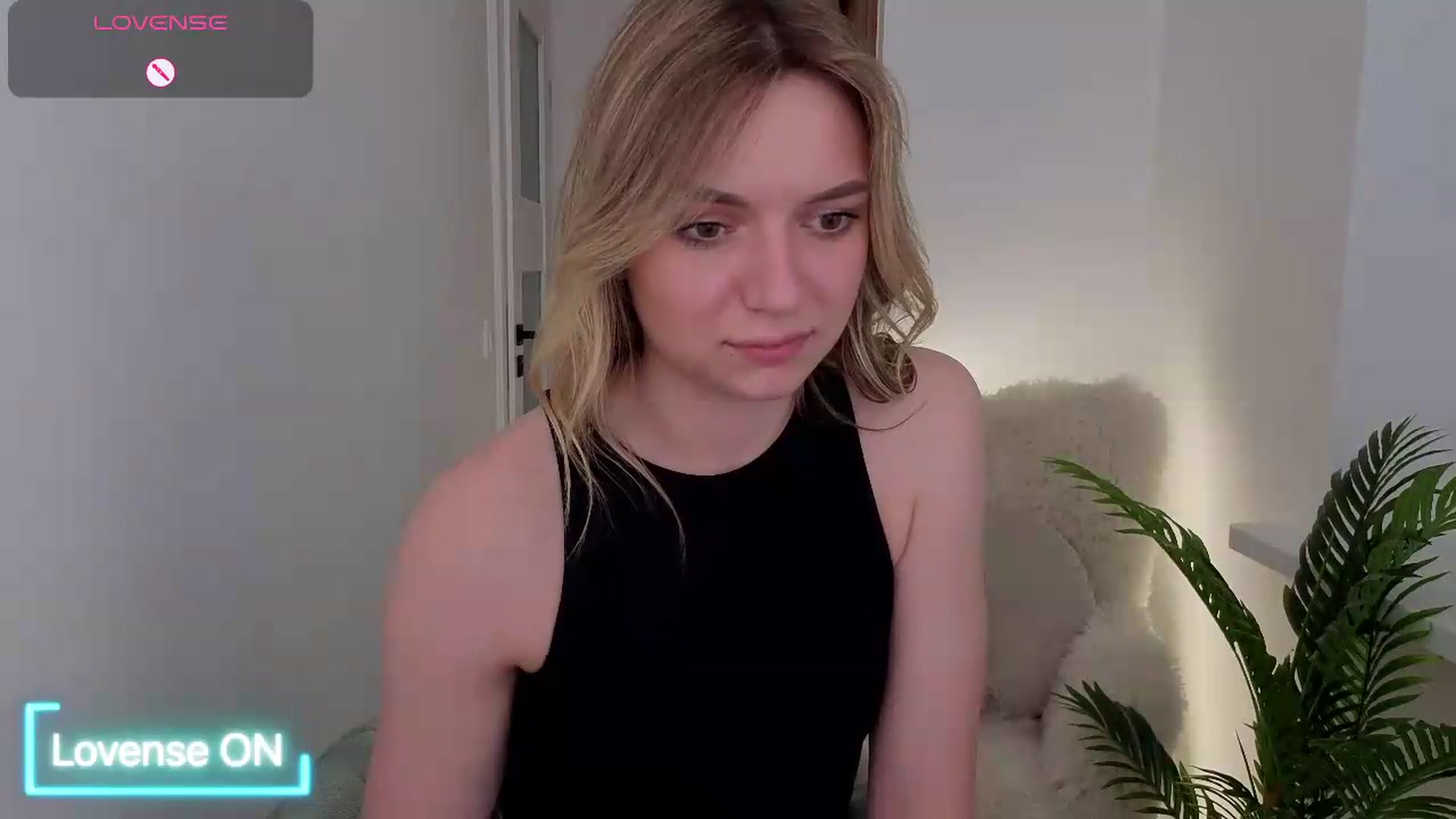 Gallery image thumbnail from AshleyMimi's myfreecams stream on, 05/31/2026, 19:50 image 17 of 20