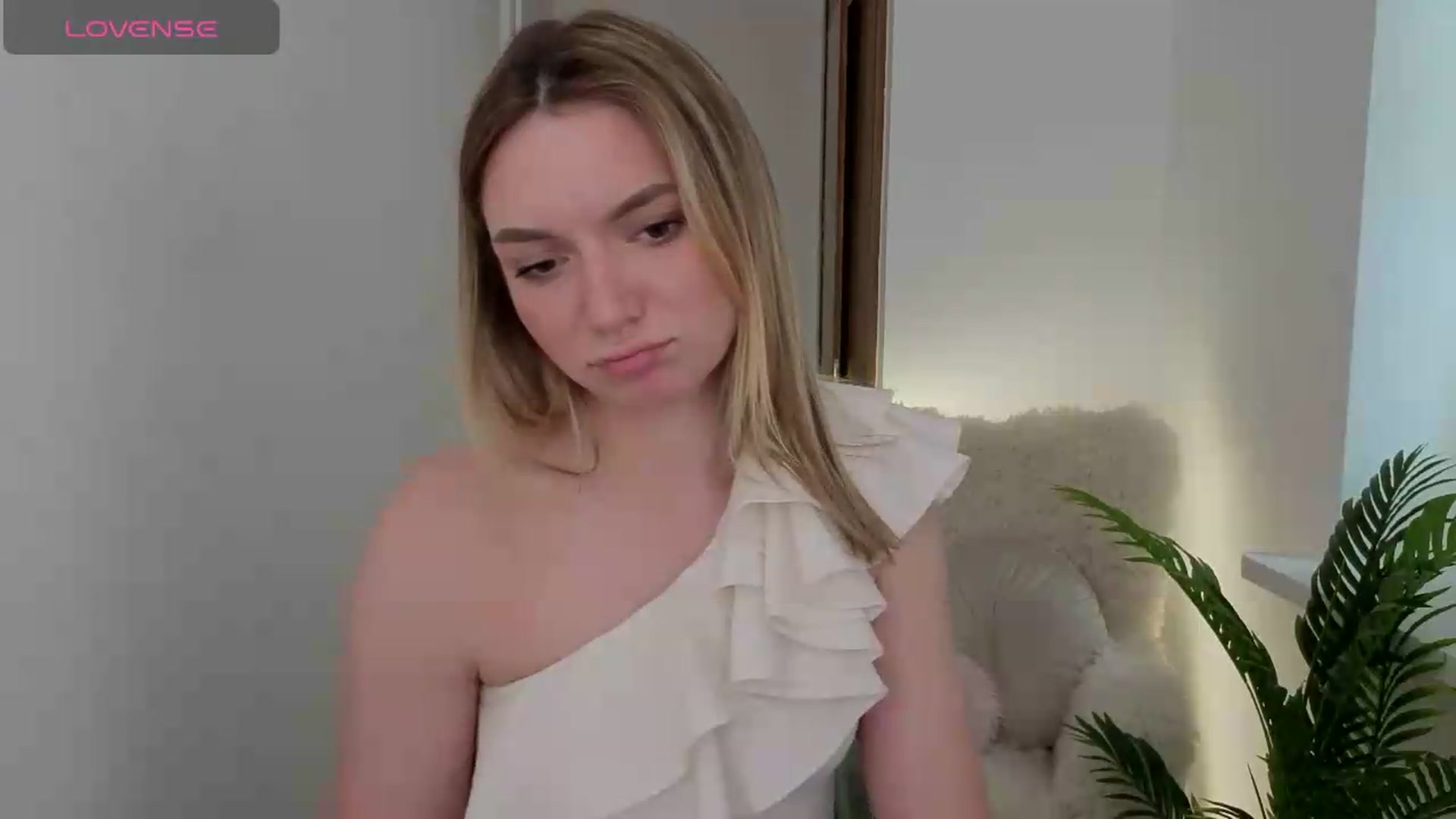 Gallery image thumbnail from AshleyMimi's myfreecams stream on, 06/01/2026, 13:20 image 14 of 20