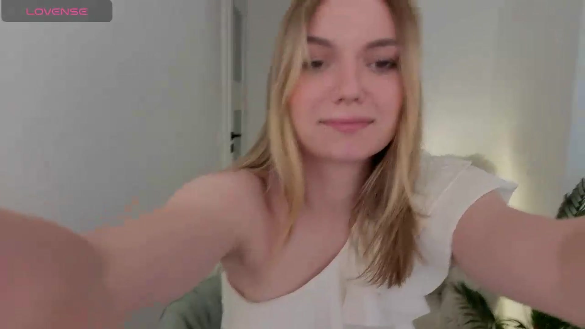 Gallery image thumbnail from AshleyMimi's myfreecams stream on, 06/01/2026, 15:22 image 5 of 20