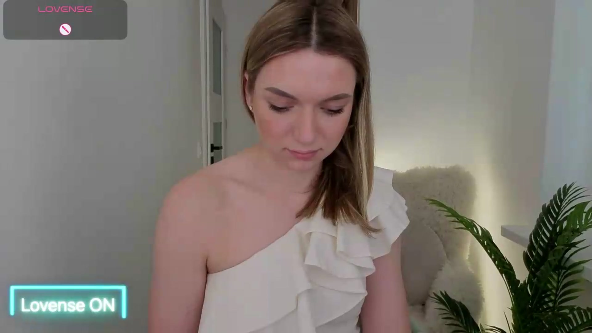 Gallery image thumbnail from AshleyMimi's myfreecams stream on, 06/01/2026, 15:22 image 12 of 20